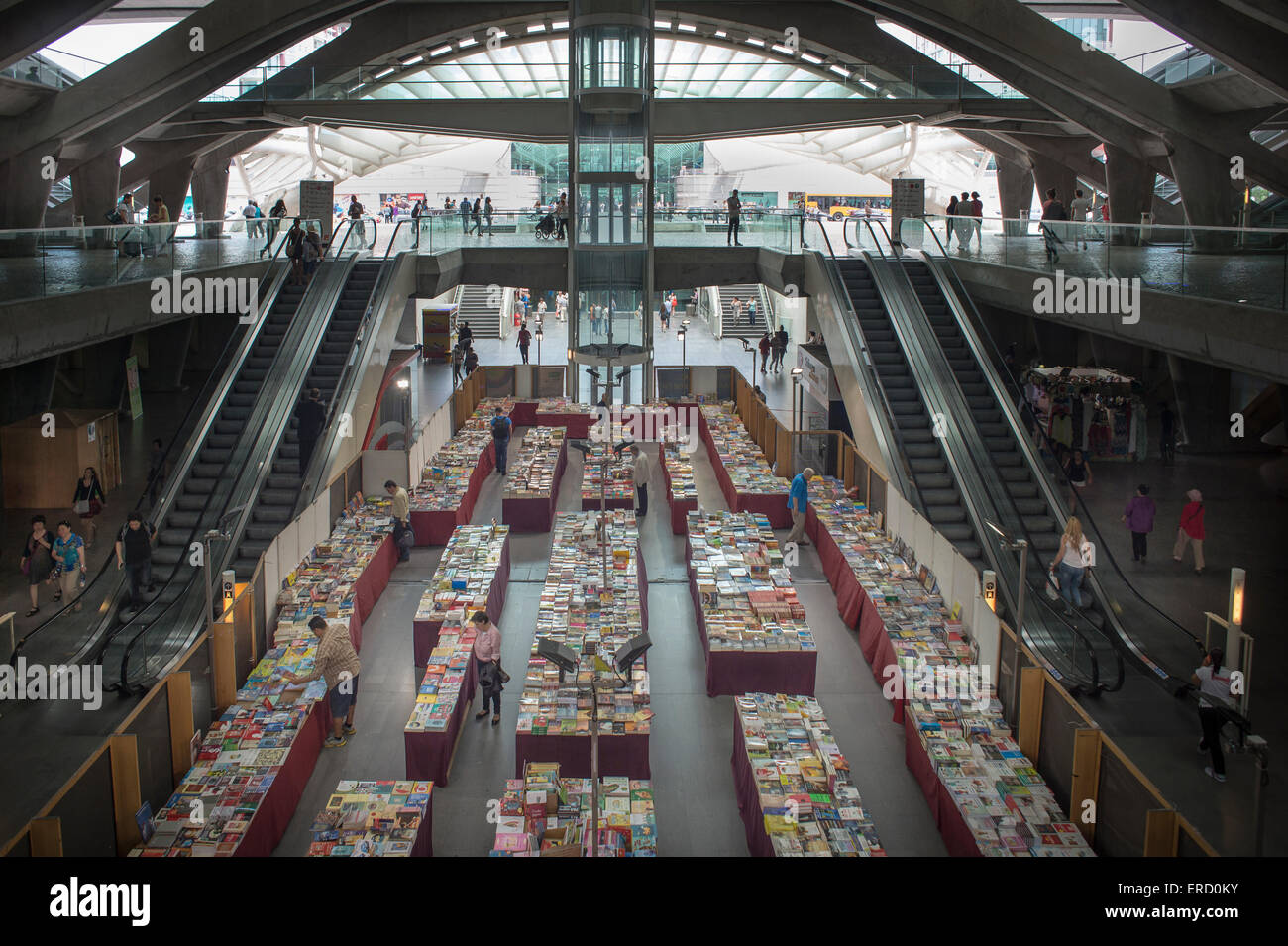 Buchhandlung an der Gare Do Oriente Metro Station in den Parque Das Nacoes, Lissabon, Portugal. Stockfoto