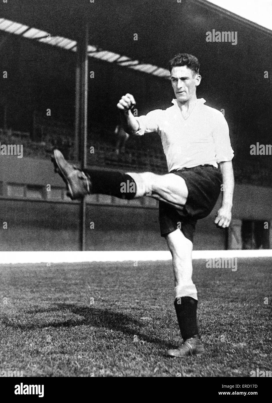 Derby County Fußballspieler Jack Bowers in der Ausbildung, Saison 1932 / 33. Stockfoto