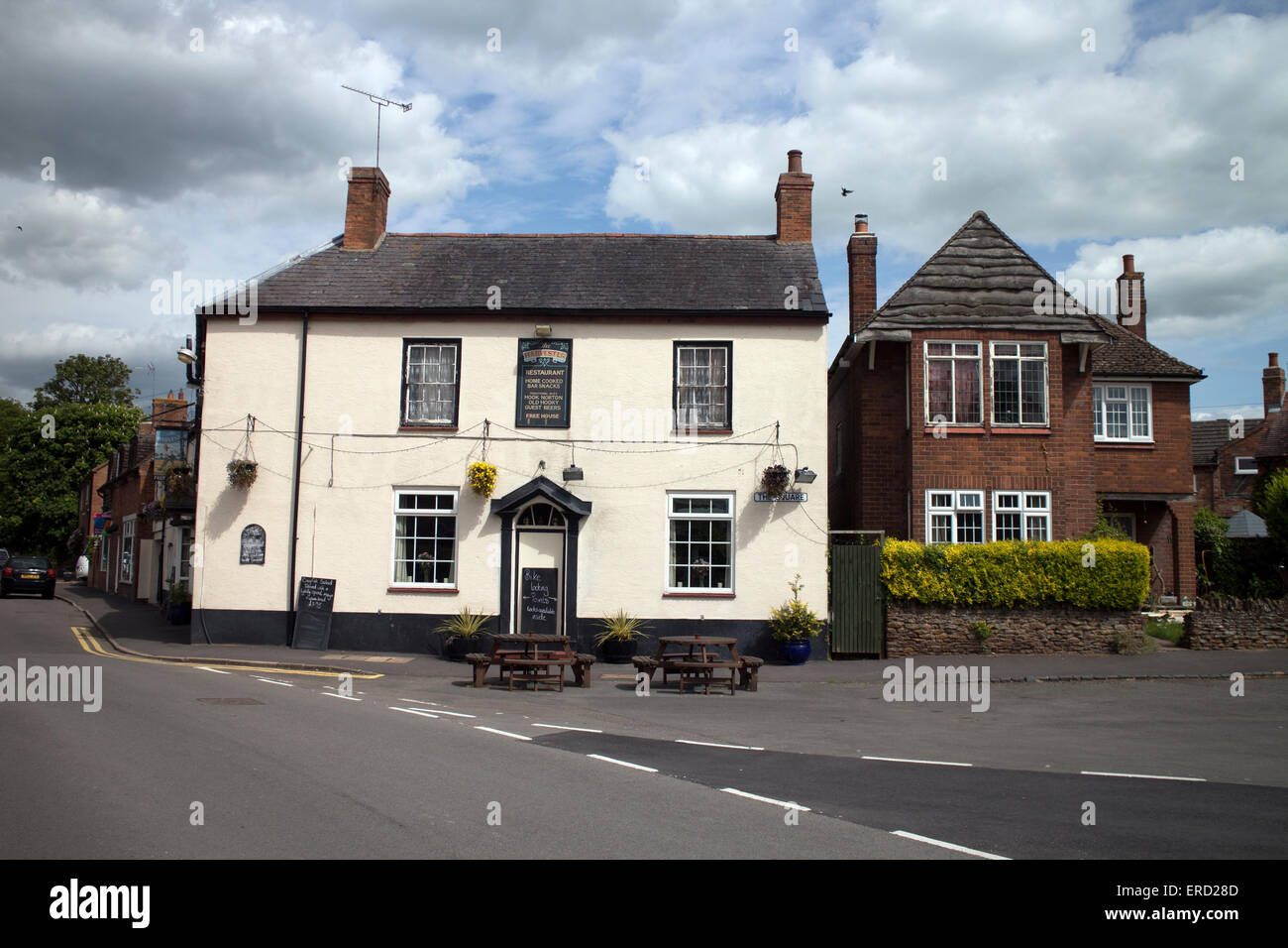 Der Harvester-Pub in The Square, lange Itchington, Warwickshire, England, UK Stockfoto