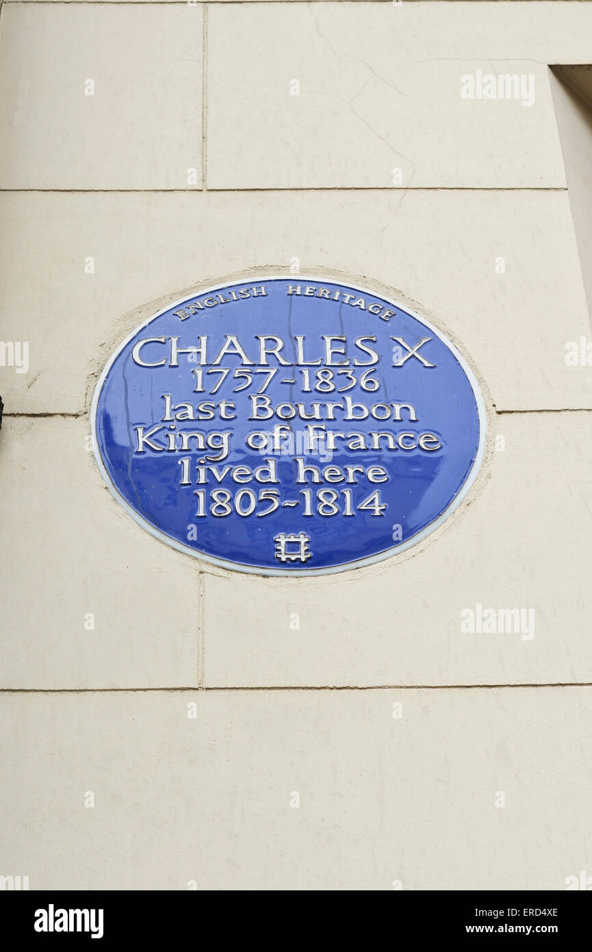 Eine blaue Gedenktafel von Charles X, König von Frankreich (1757-1836) vor einem Haus lebte (1805-1814), London. Stockfoto