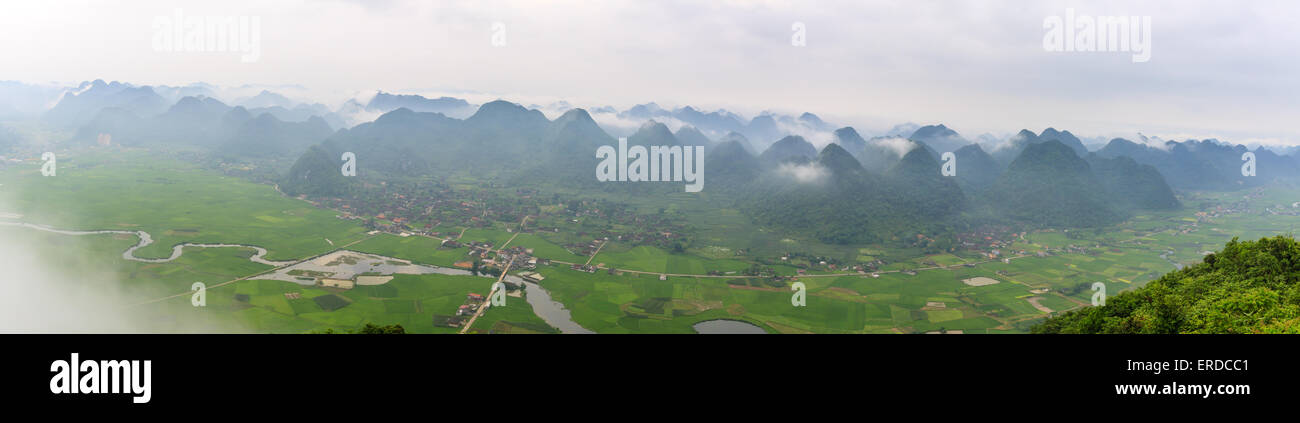 Moc Chau Stadt Morgen am 26. März 2015 in Son la Provinz, Vietnam Stockfoto