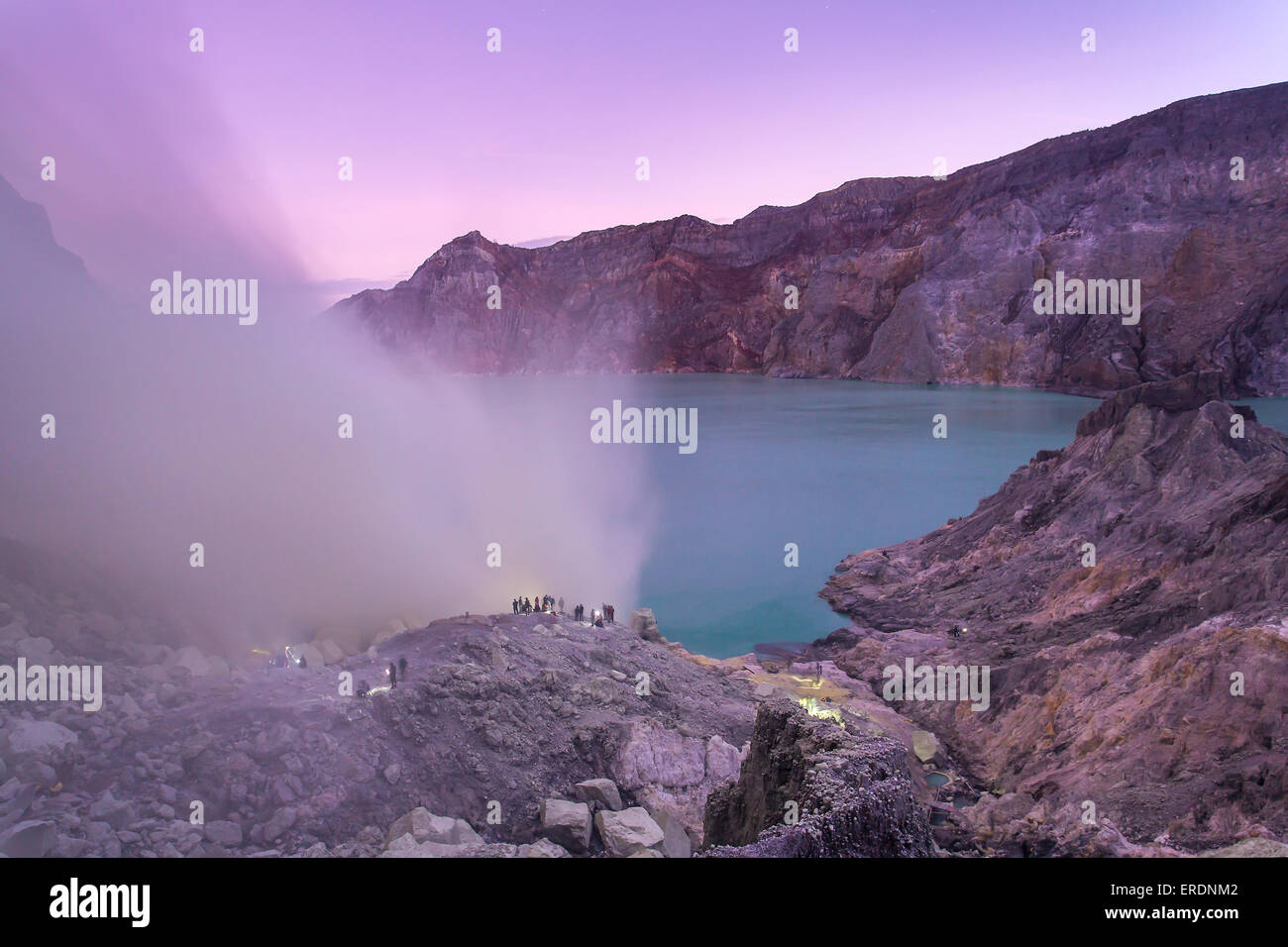 Sonnenaufgang am Kawah Ijen, Indonesien Stockfoto
