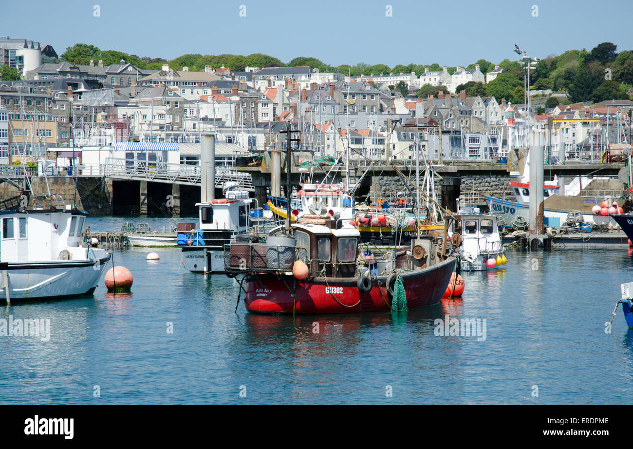 St Peter Port Harbour Town Guernsey Kanalinseln Stockfoto