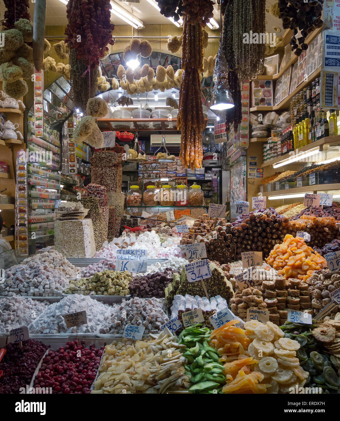 Früchten, Nüssen, Süßigkeiten, Stand auf Misir Carsisi, Eminönü, Basar, Istanbul, Türkei Stockfoto