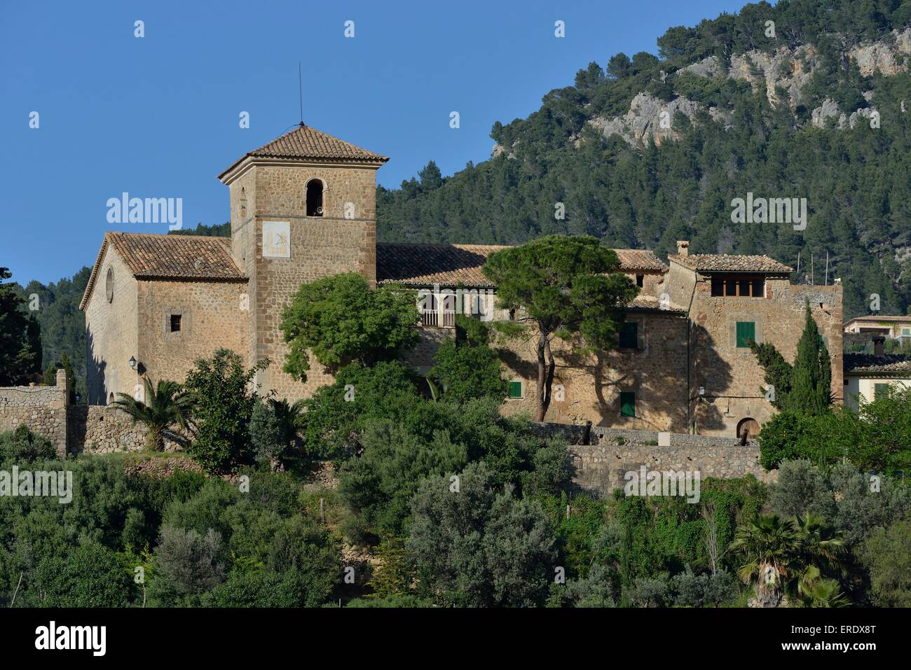 Iglesia de San Juan Bautista Kirche, Deià, Serra de Tramuntana, Mallorca, Balearen, Spanien Stockfoto