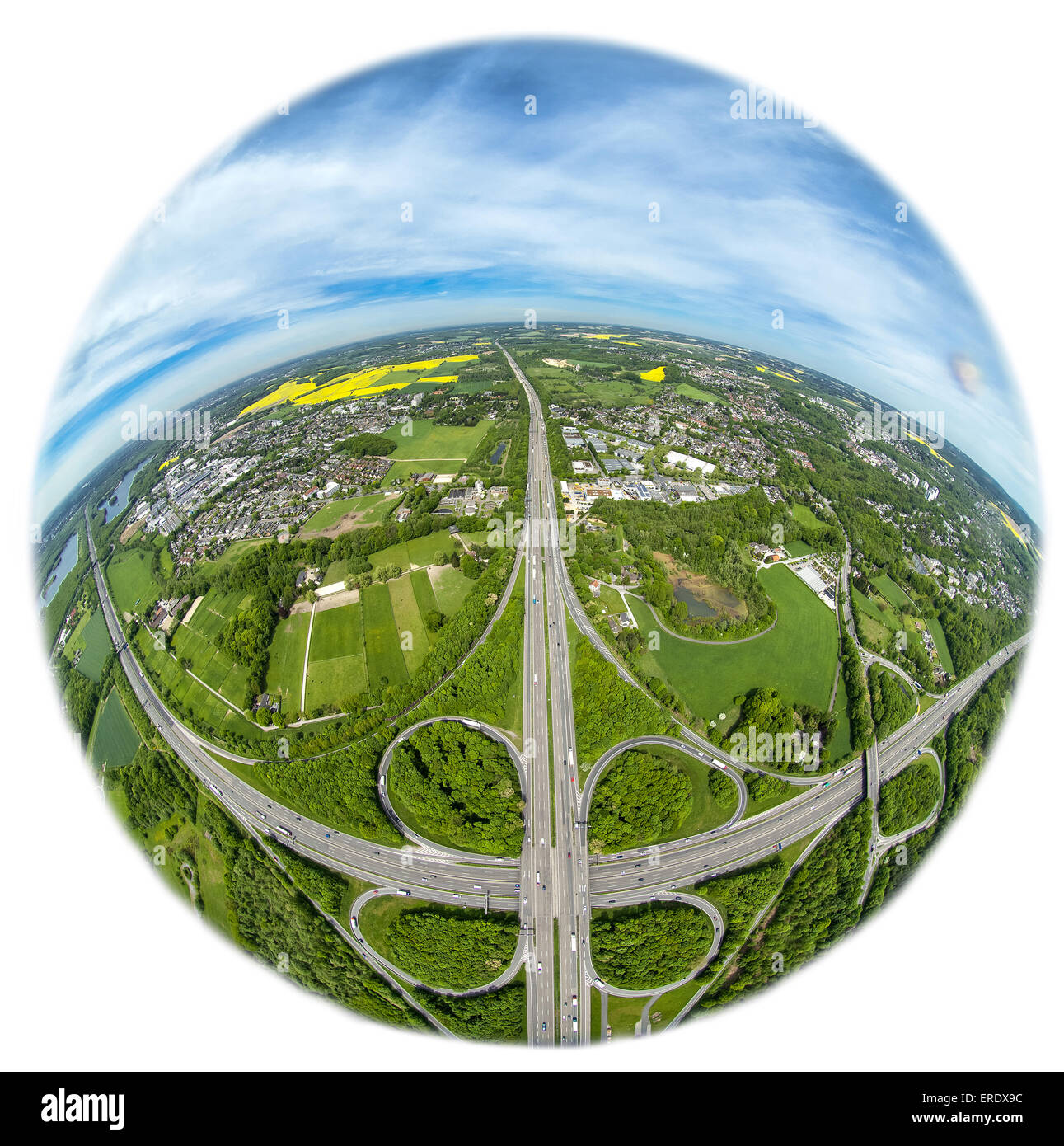 Fisheye, Autobahnkreuz Hilden mit Blick auf Erkrath, A46 und A3, Autobahn, Erkrath, Rheinland, Nordrhein-Westfalen, Deutschland Stockfoto
