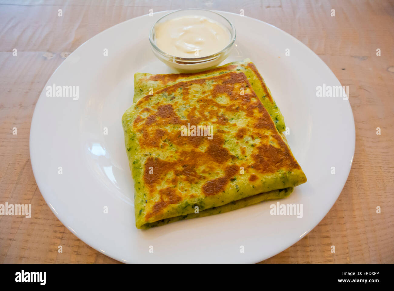 Spinat pfannkuchen -Fotos und -Bildmaterial in hoher Auflösung – Alamy
