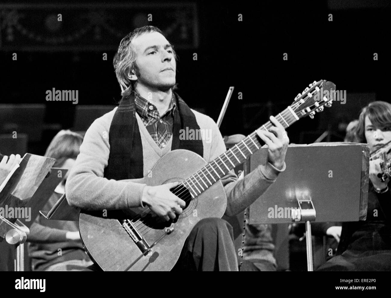 Australischer Gitarrist John Williams (geb. 1941) Proben in der Royal Albert Hall, London 1981 Stockfoto