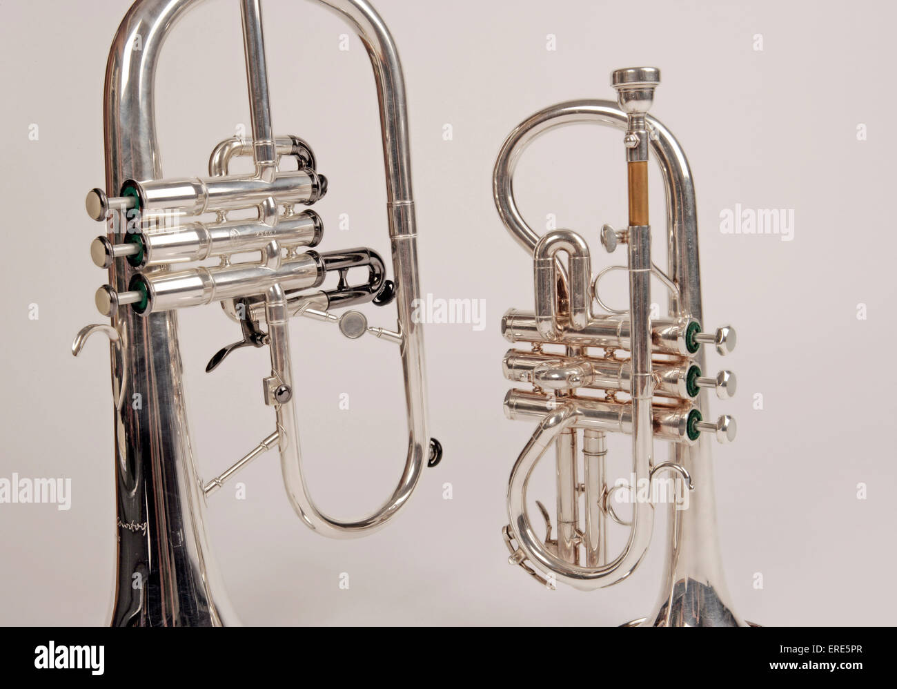 Die Sopranistin Kornett und Flügelhorn, Detail der Kolben. Brass Band Instrumente, Silber Band Stockfoto