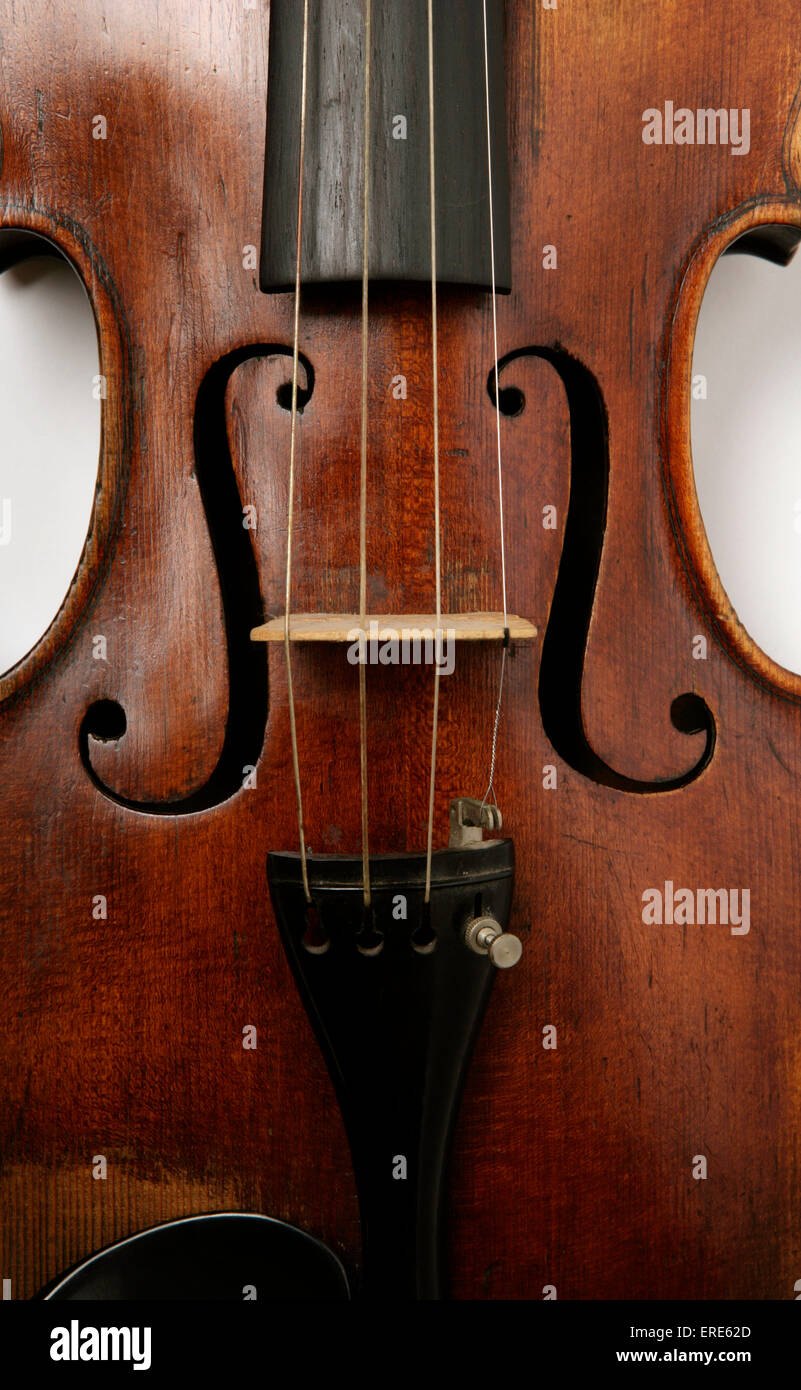Viola mit Quint' f Löcher, näher unten als oben. Stockfoto