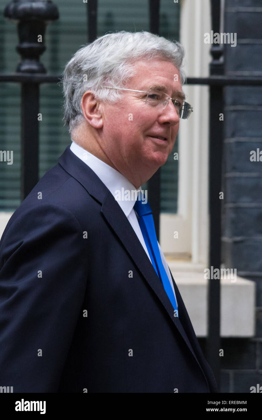 Downing Street, London, 2. Juni 2015. Michael Fallon, Staatssekretär für Verteidigung verlässt 10 Downing Street nach der wöchentlichen Sitzung des Kabinetts. Bildnachweis: Paul Davey/Alamy Live-Nachrichten Stockfoto