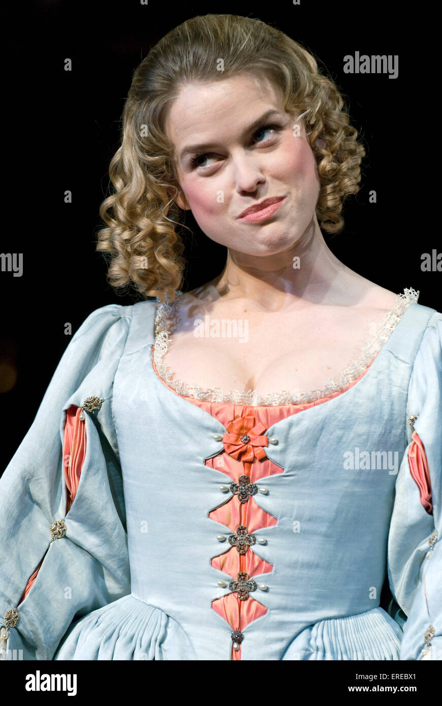 Alice Eve als Roxane in "Cyrano de Bergerac", Chichester Festival Theatre, Mai 2009. Stockfoto