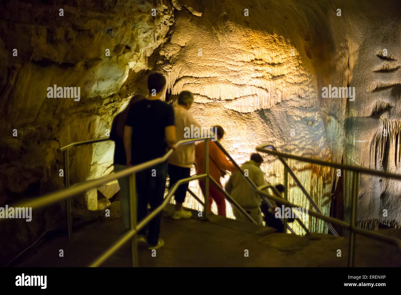 Mammoth Cave National Park, Kentucky - eine Gruppe Touren Abschnitt eingefroren Niagara Mammoth Cave. Stockfoto