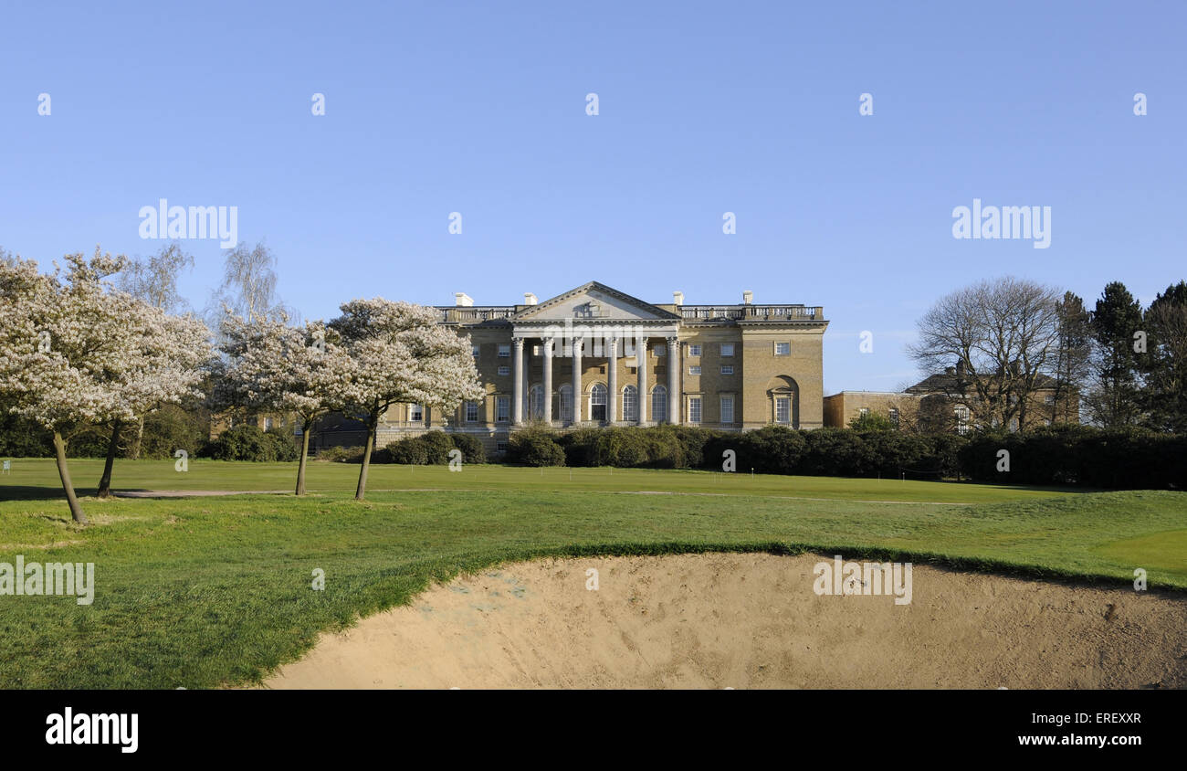 Blick über Bunker neben 18. Grün Thorndon Hall, Thorndon Park Golf Club Brentwood Essex England Stockfoto