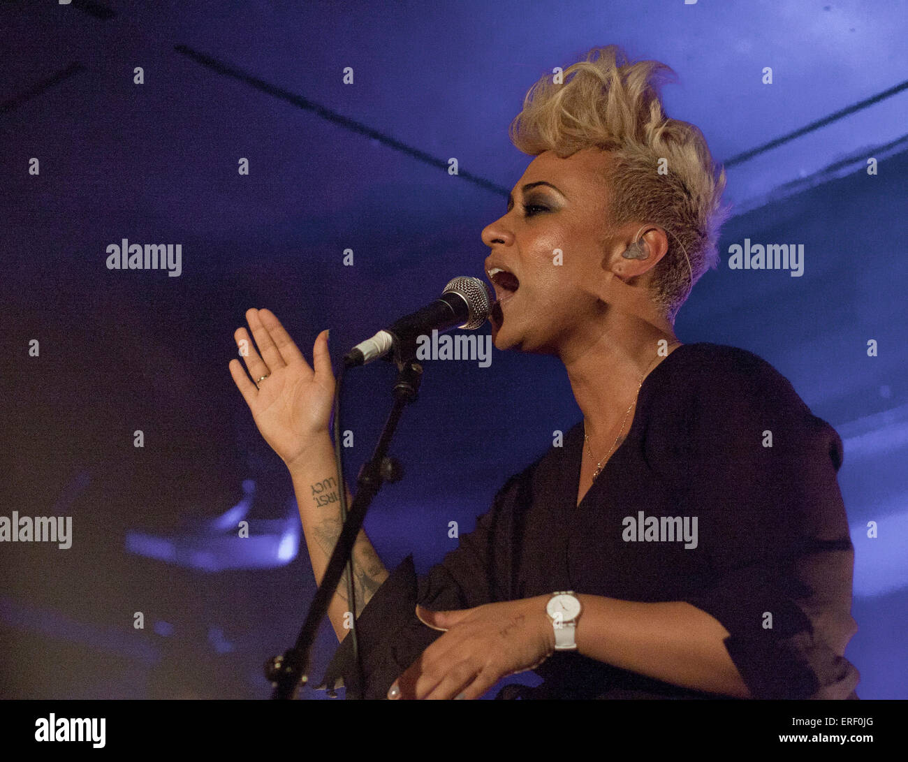Emeli Sandé, schottische R&B und Seele Musiker bei Oran Mor, Glasgow, Schottland, UK, 1. November 2011. Stockfoto