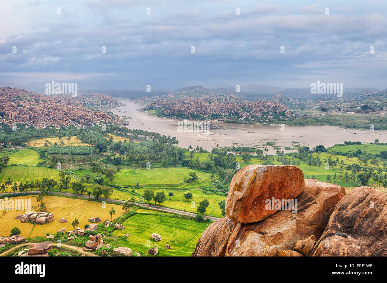 Alte indische Stadt Hampi Ruinen aus Sicht. Karnataka, Indien Stockfoto