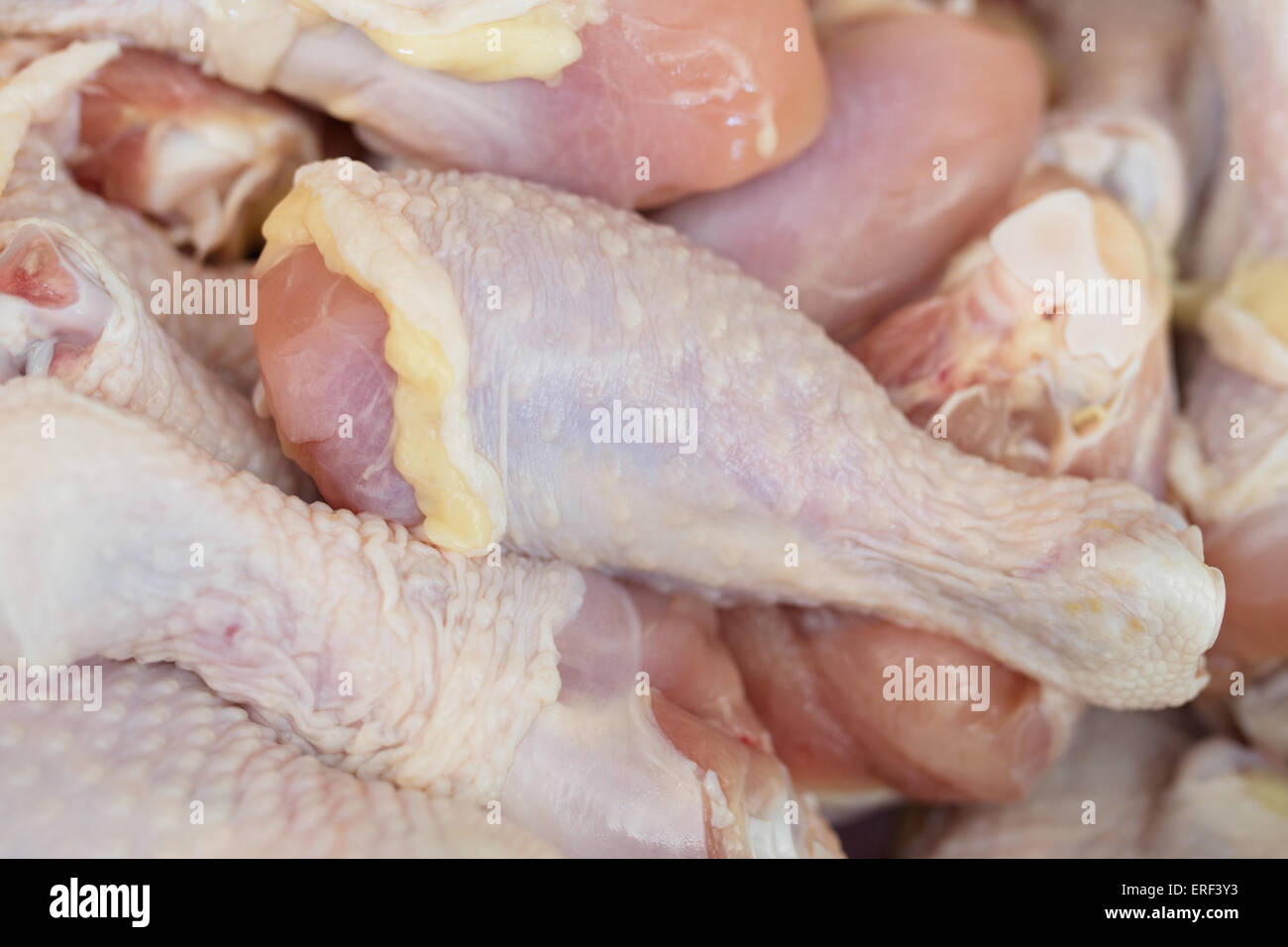 Rohe Hähnchenschenkel Stockfoto