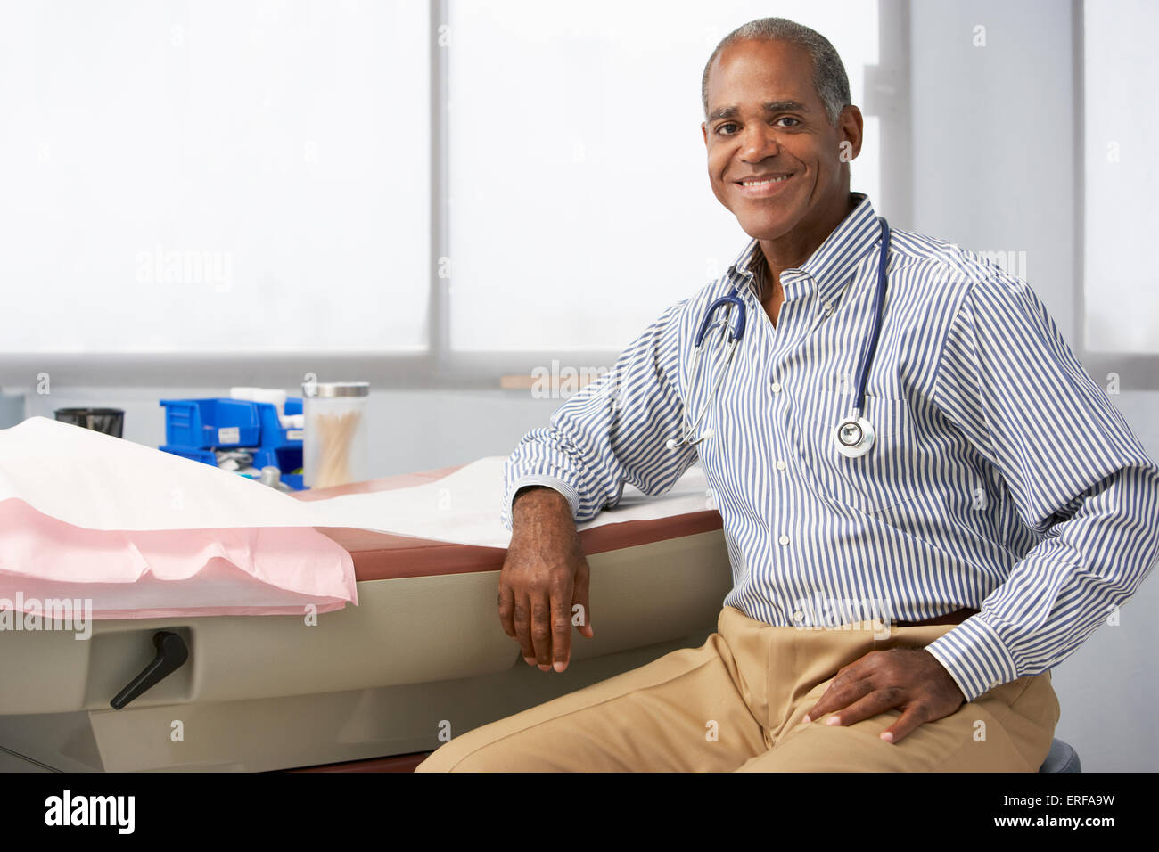 Porträt von männlichen Arzt für Chirurgie Stockfoto