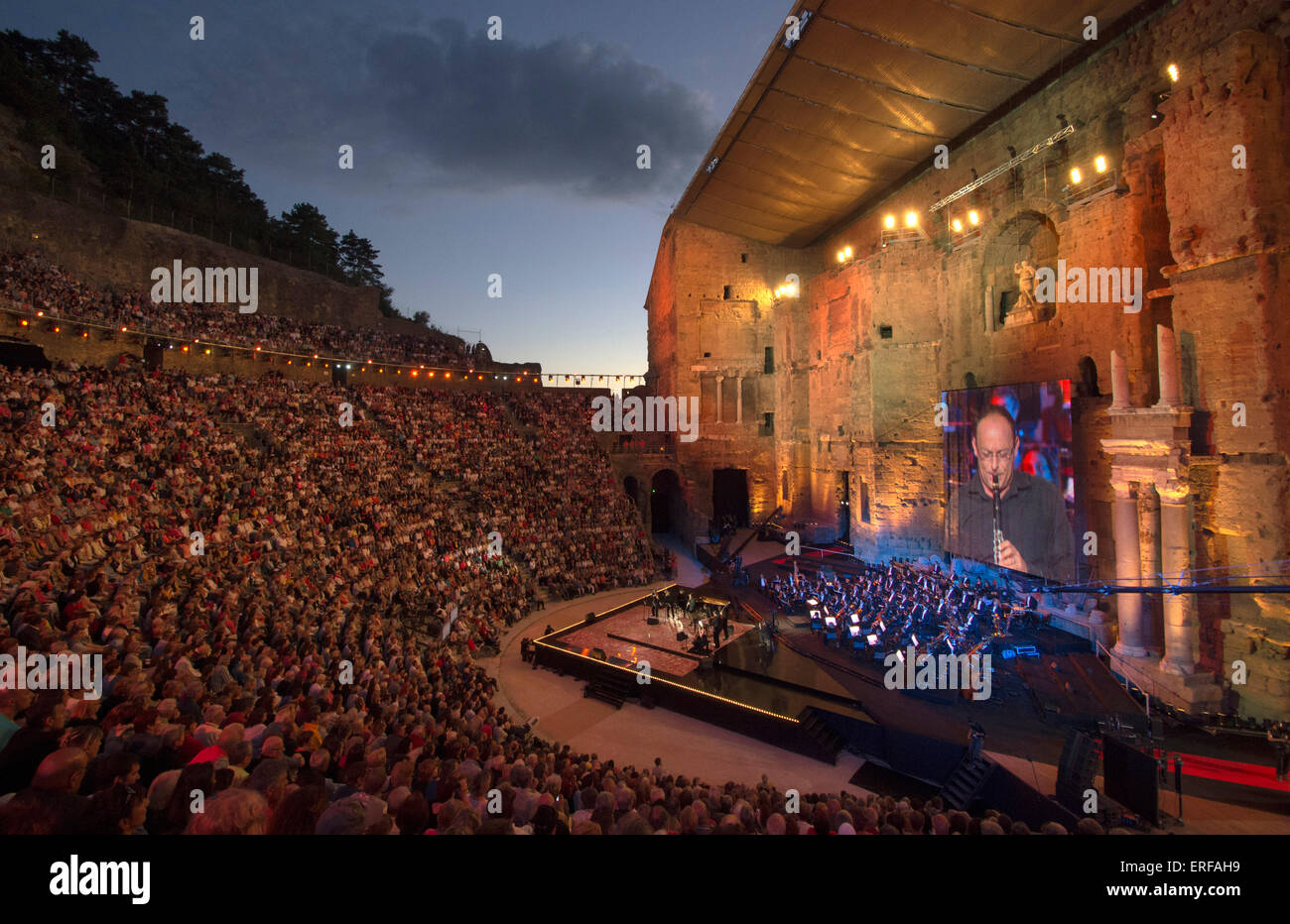 Am Abend Konzert anlässlich des nationalen Musik Tag 2013 im römischen Theater von Orange, in Frankreich. Stockfoto