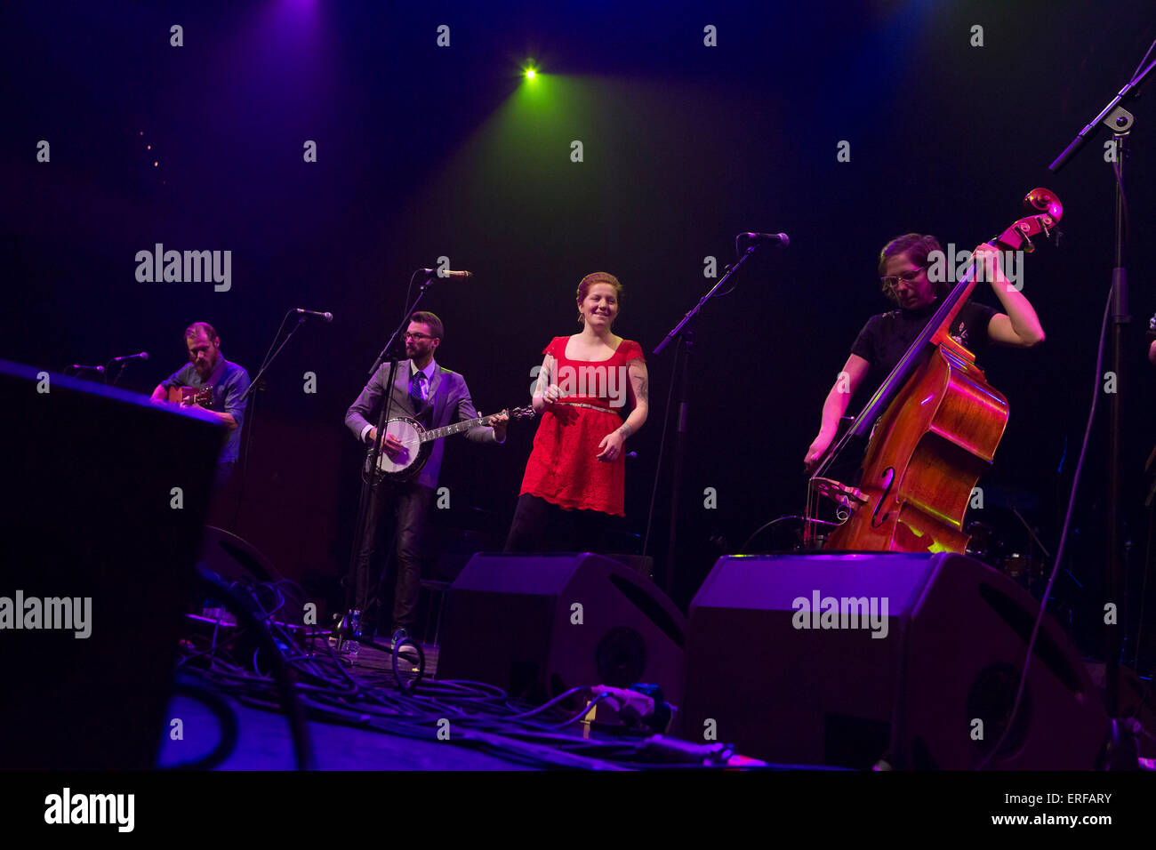 Freude Kills Sorrow, amerikanischen zeitgenössischen String Band, trat beim Eröffnungskonzert Celtic Verbindungen 2014. Spielen Sie mit Sitz in Boston, progressive Bluegrass mit Emma Beaton auf Gesang, mit neuen Ep Wide Awake. Stockfoto