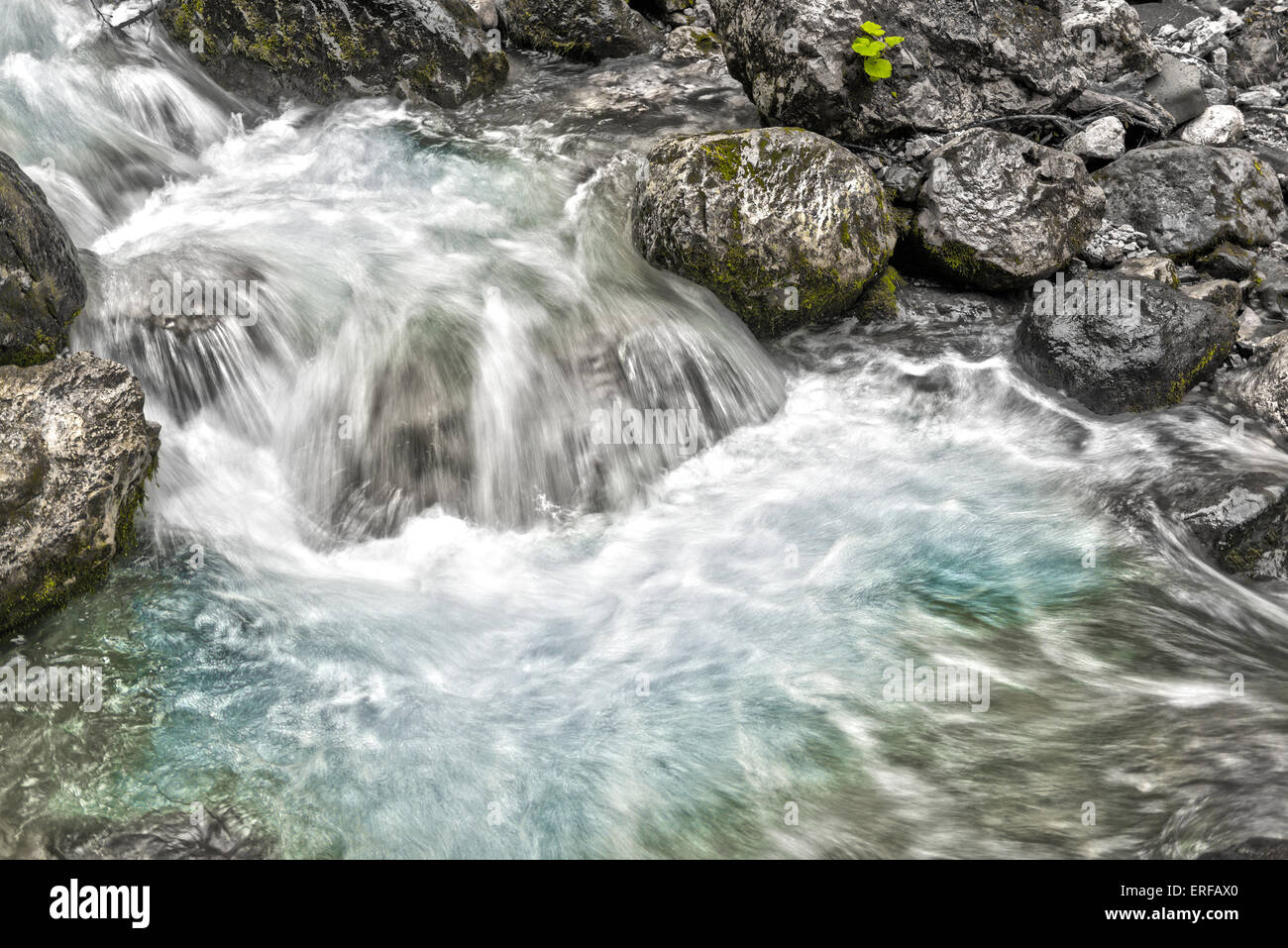 Langzeitbelichtung am Fluss in Sottoguda Schluchten, Veneto - Italien Stockfoto