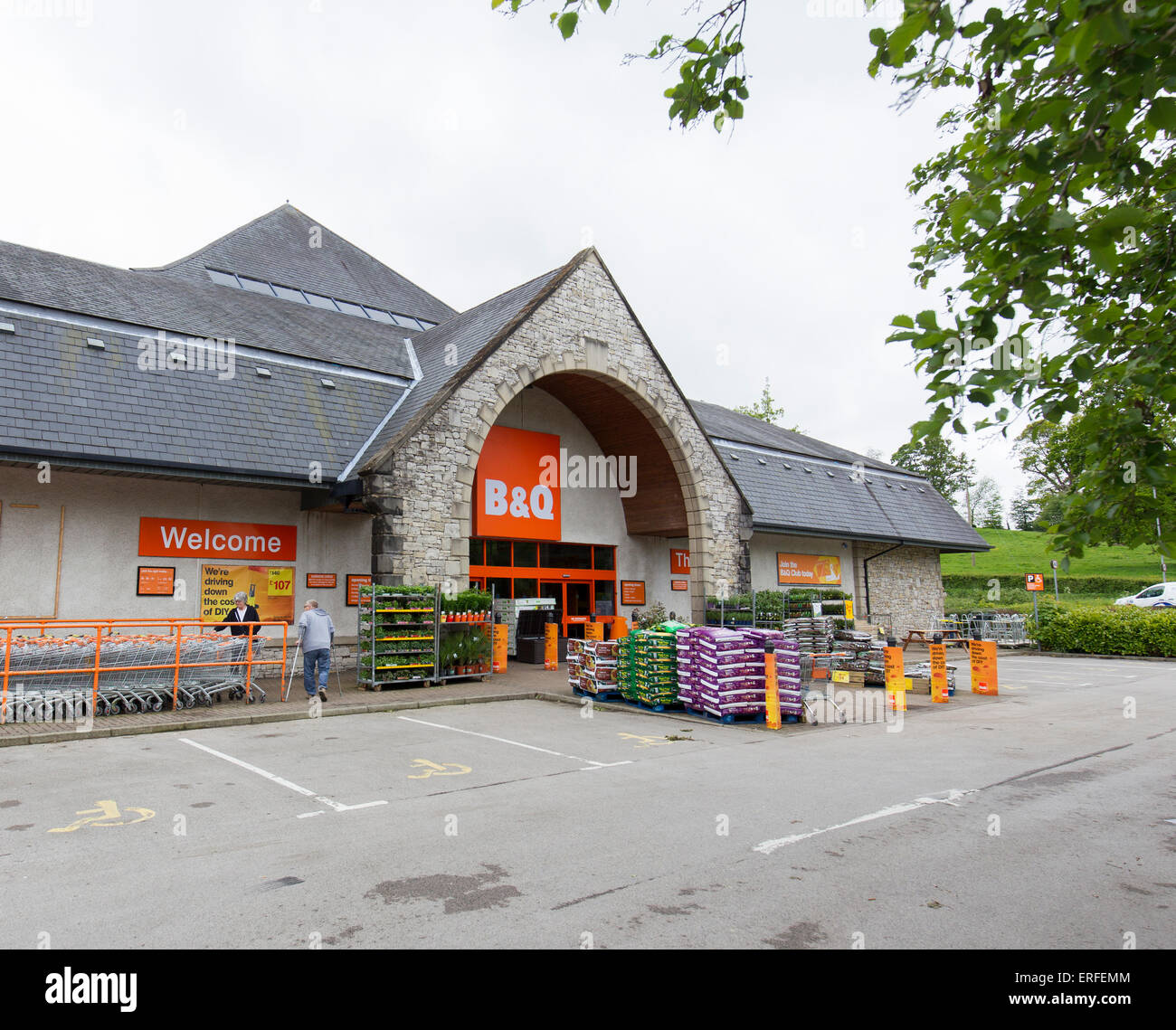B q logo -Fotos und -Bildmaterial in hoher Auflösung – Alamy
