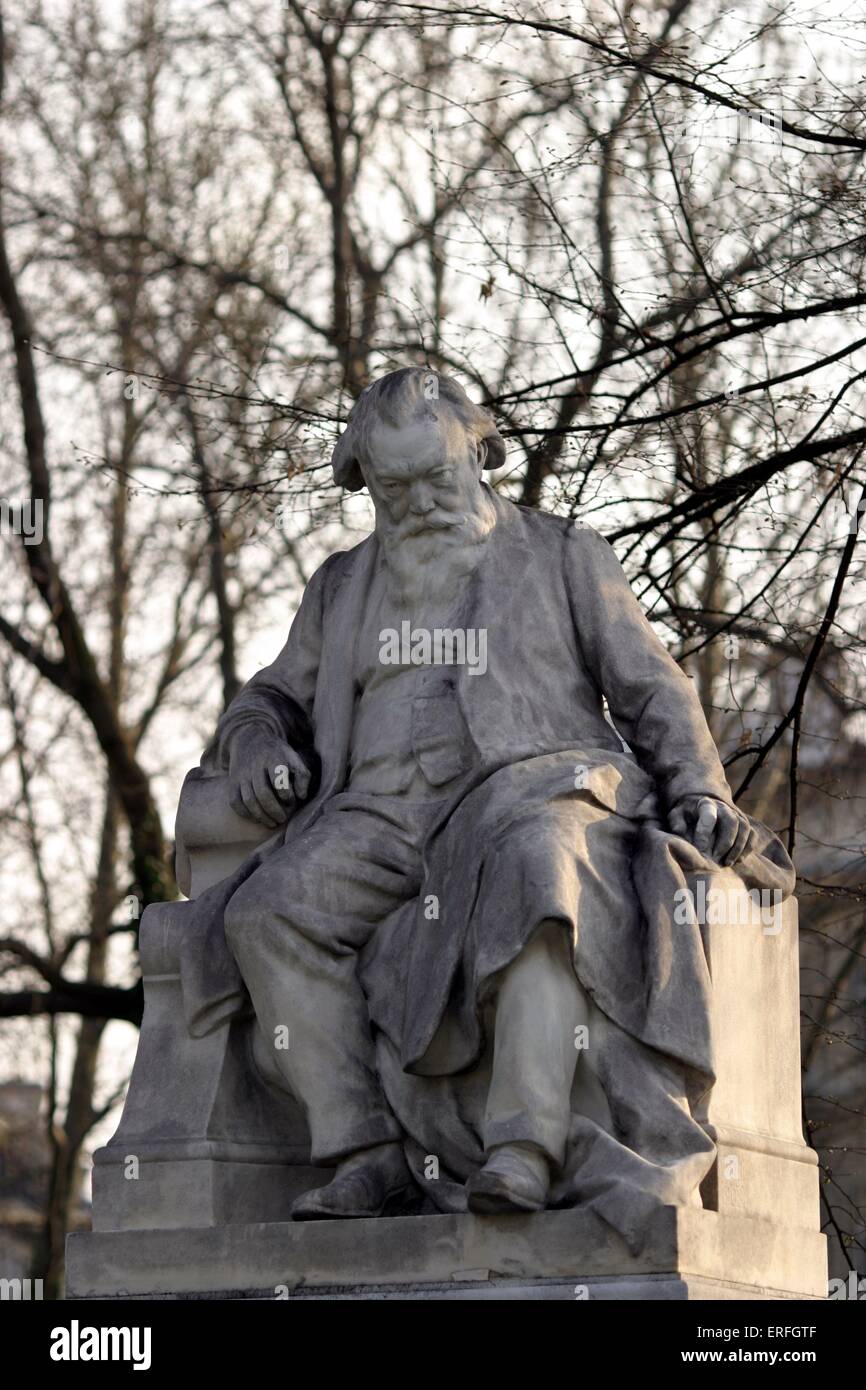 Johannes Brahms - Denkmal des deutschen Komponisten in Karlsplatz, Wien, Österreich. 7. Mai 1833 - 3. April 1897. Stockfoto