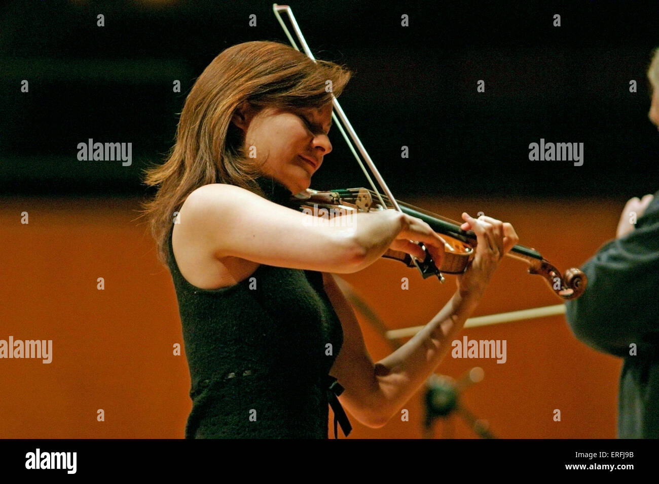 Arabella Miho Steinbacher - spielen auf einer Stradivari "Muntz" Violine, in Cremona, 1736.  Deutscher Geiger, geb. 1981. Strad. Stockfoto