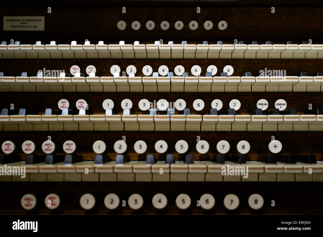 Orgel - Register unter den Tasten. Stockfoto