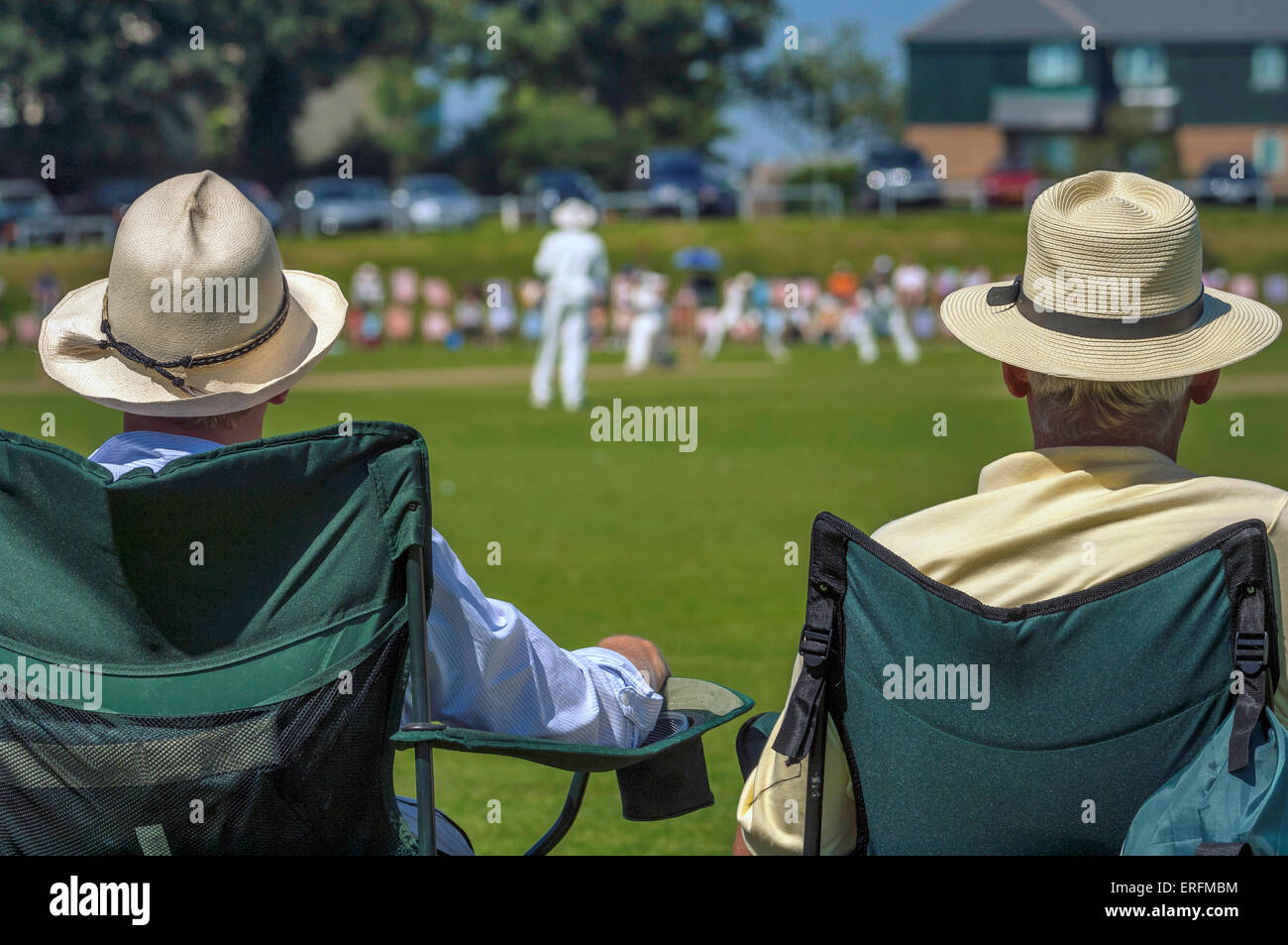Zuschauer bei einem Cricket-spiel. Horntye Park, Hastings, East Sussex, England, Großbritannien Stockfoto