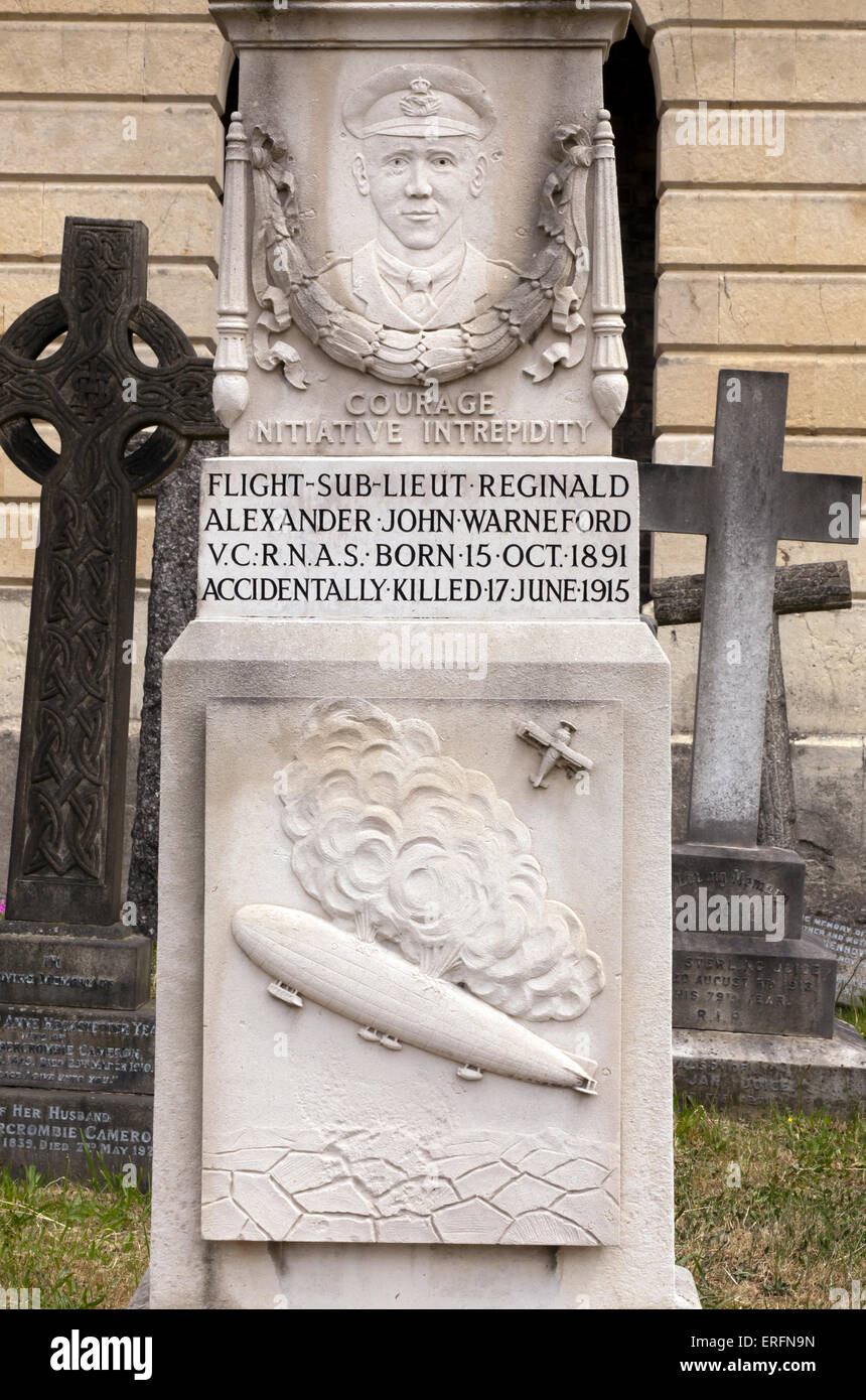 Der Grabstein des Reginald Alexander John Warneford, VC, in Brompton Cemetery. Stockfoto