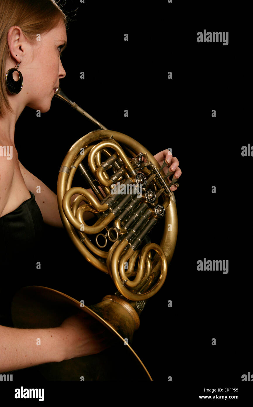 French Horn In Playing Position Stockfotos Und Bilder Kaufen Alamy
