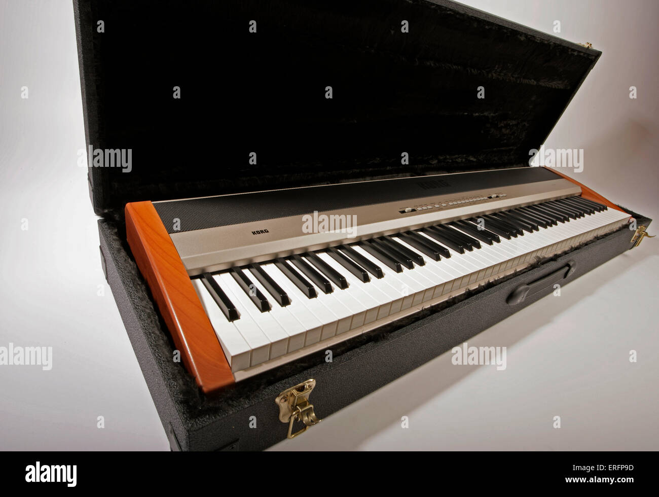 Korg Tastatur in ein Flight-Case- Stockfoto