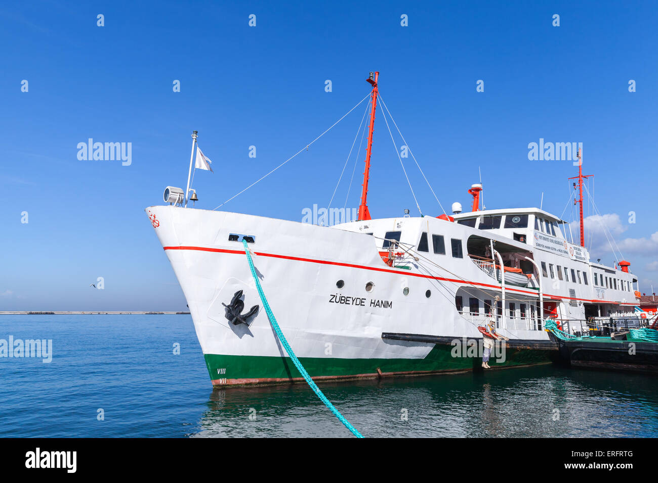 Izmir, Türkei - 7. Februar 2015: Zubeyde Hanim eine Ausbildung und Museumsschiff vor Anker in Izmir Stadt Stockfoto