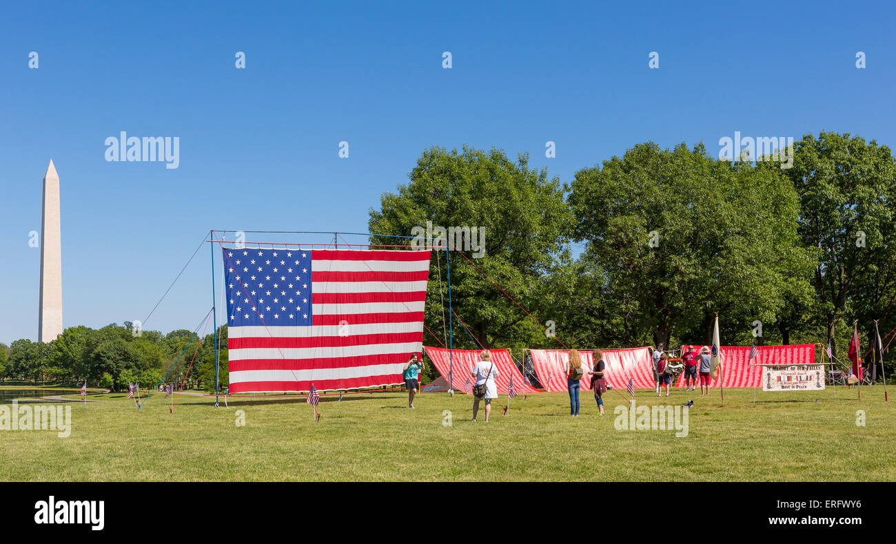 WASHINGTON, DC, USA - amerikanische Flagge auf dem Display auf der National Mall am Memorial Day Wochenende. Stockfoto