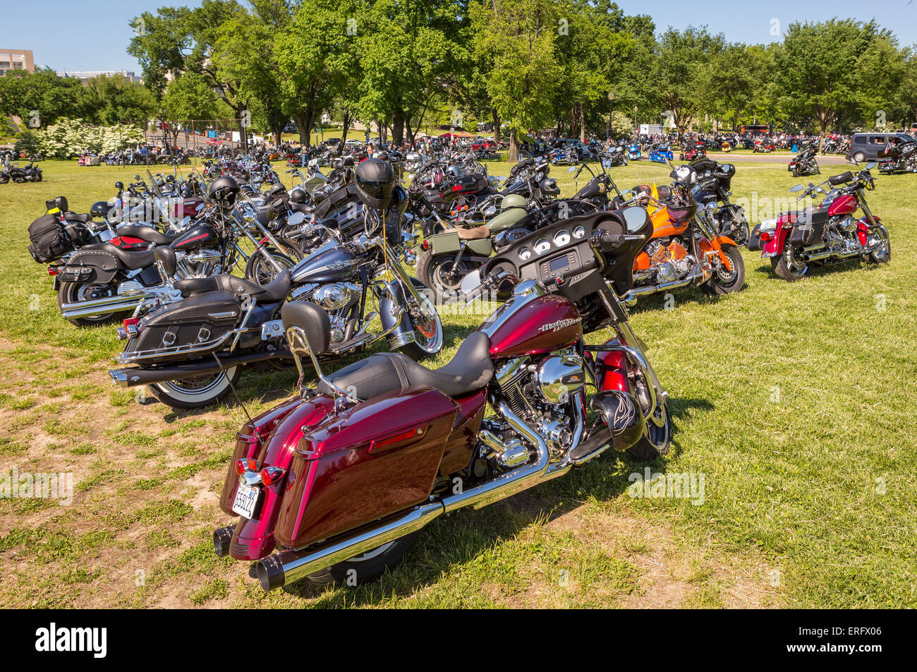 WASHINGTON, DC, USA - Motorräder geparkt auf der National Mall während Rolling Thunder Rally am Memorial Day Wochenende. Stockfoto