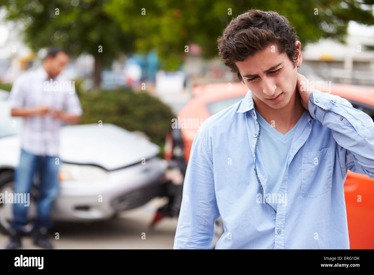 Jugendfahrer leiden Schleudertrauma Verkehrsunfall Stockfoto