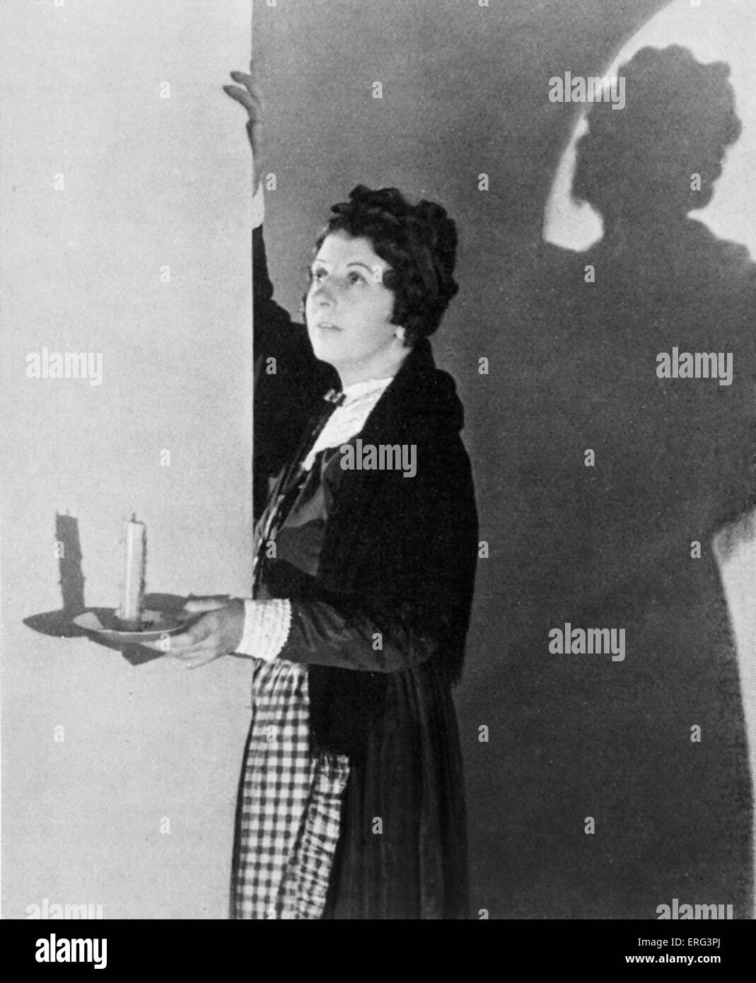 Joan Coss als Mimi in Puccinis "La Bohème", Sadler es Wells, 1936/7. JC, Sopran, 7. September 1900 - 12. Dezember 1993. Italienisch Stockfoto