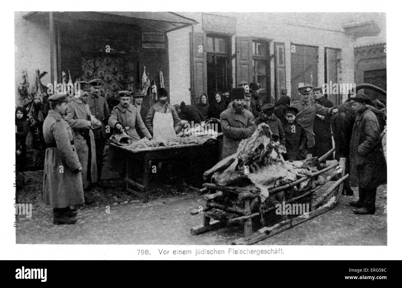 Deutsche Besetzung an der Ostfront im ersten Weltkrieg.  Vom Foto, zeigt deutsche Soldaten, von denen einer stellt sich als ein Stockfoto