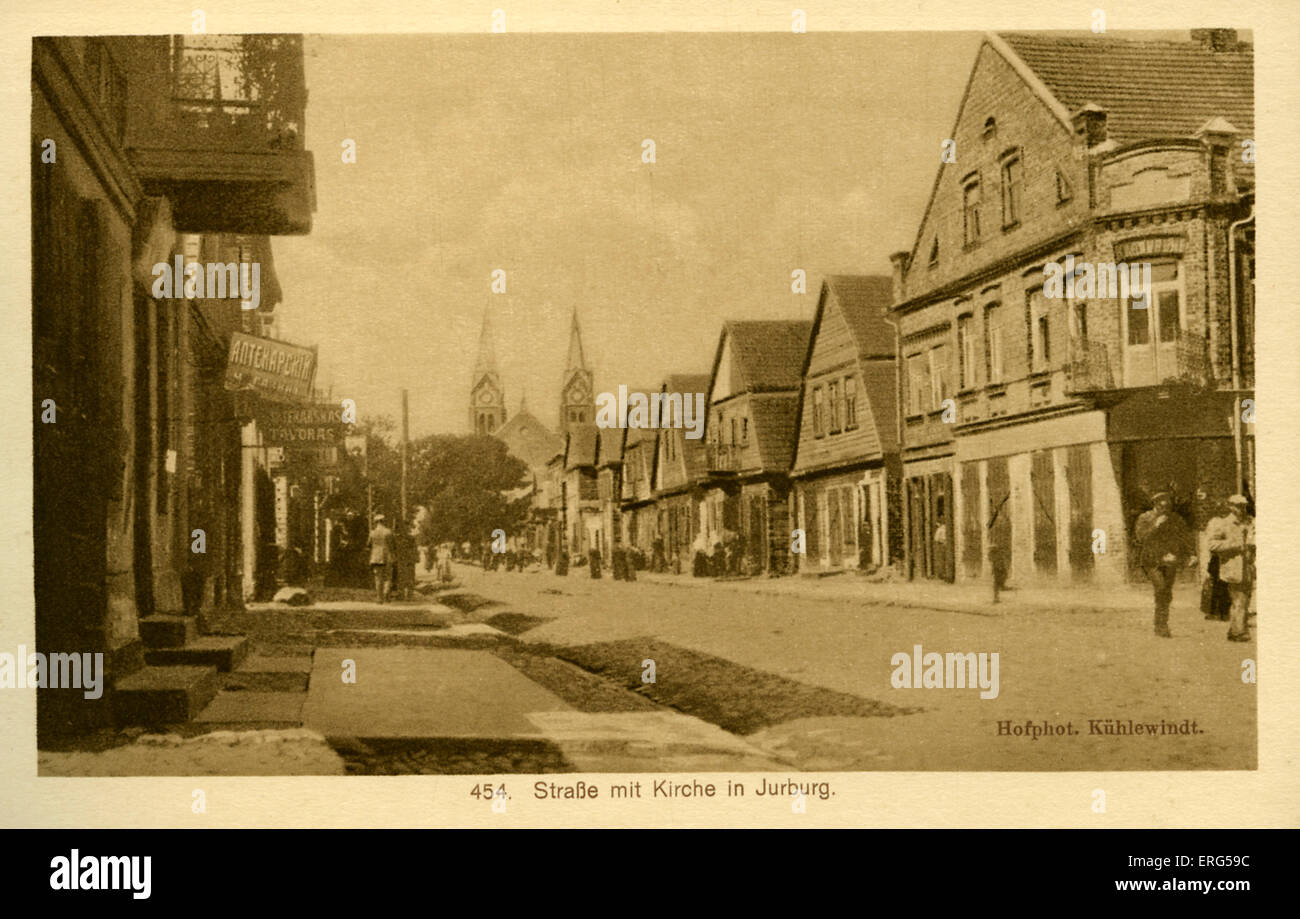 Am östlichen Front Städte unter deutscher Besatzung Weltkrieg. Foto zeigt eine Straße mit Kirche in Jurburg entnommen. Beschriftung Stockfoto