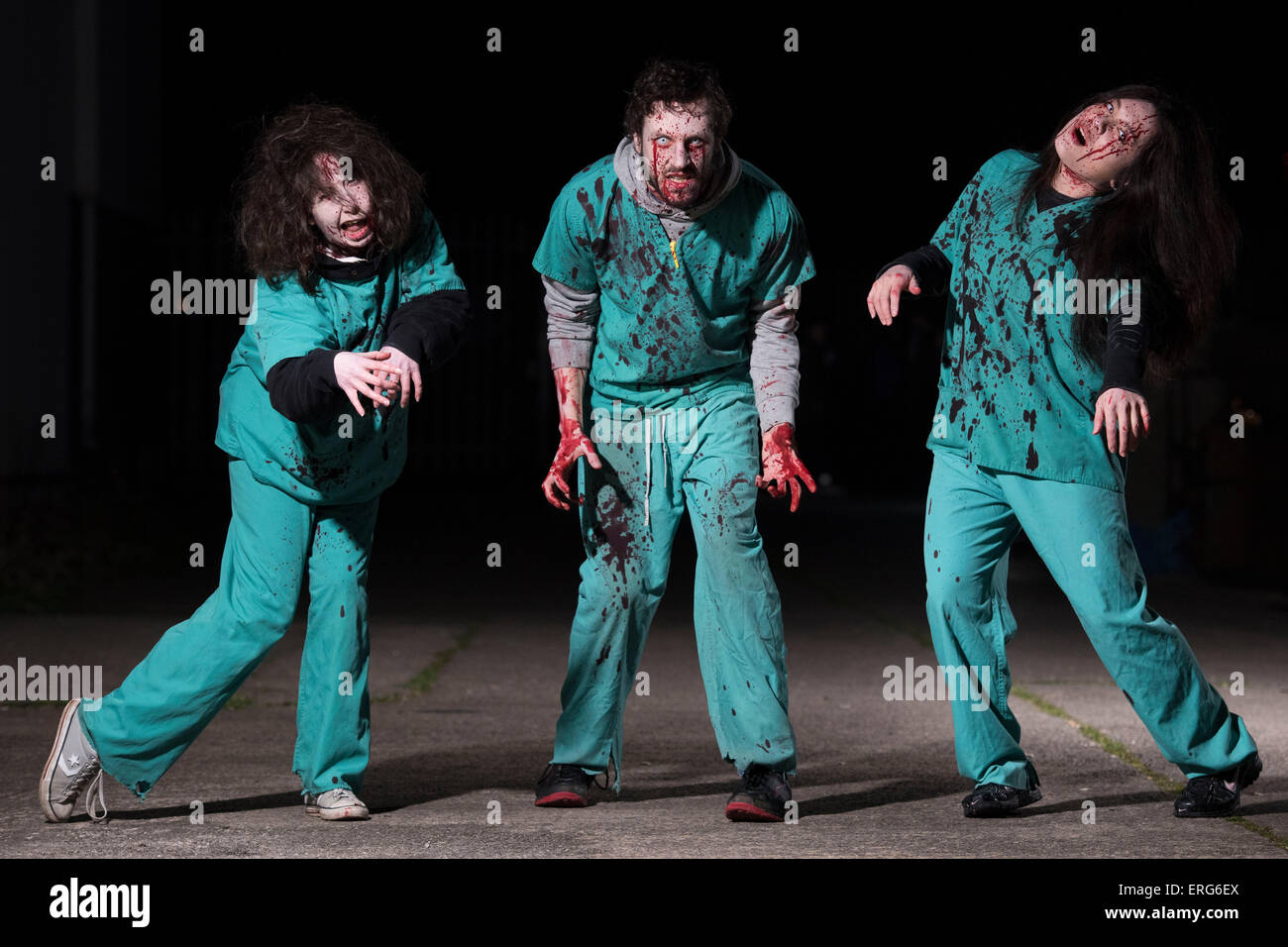 Drei Zombies bedeckt im Blut. Stockfoto