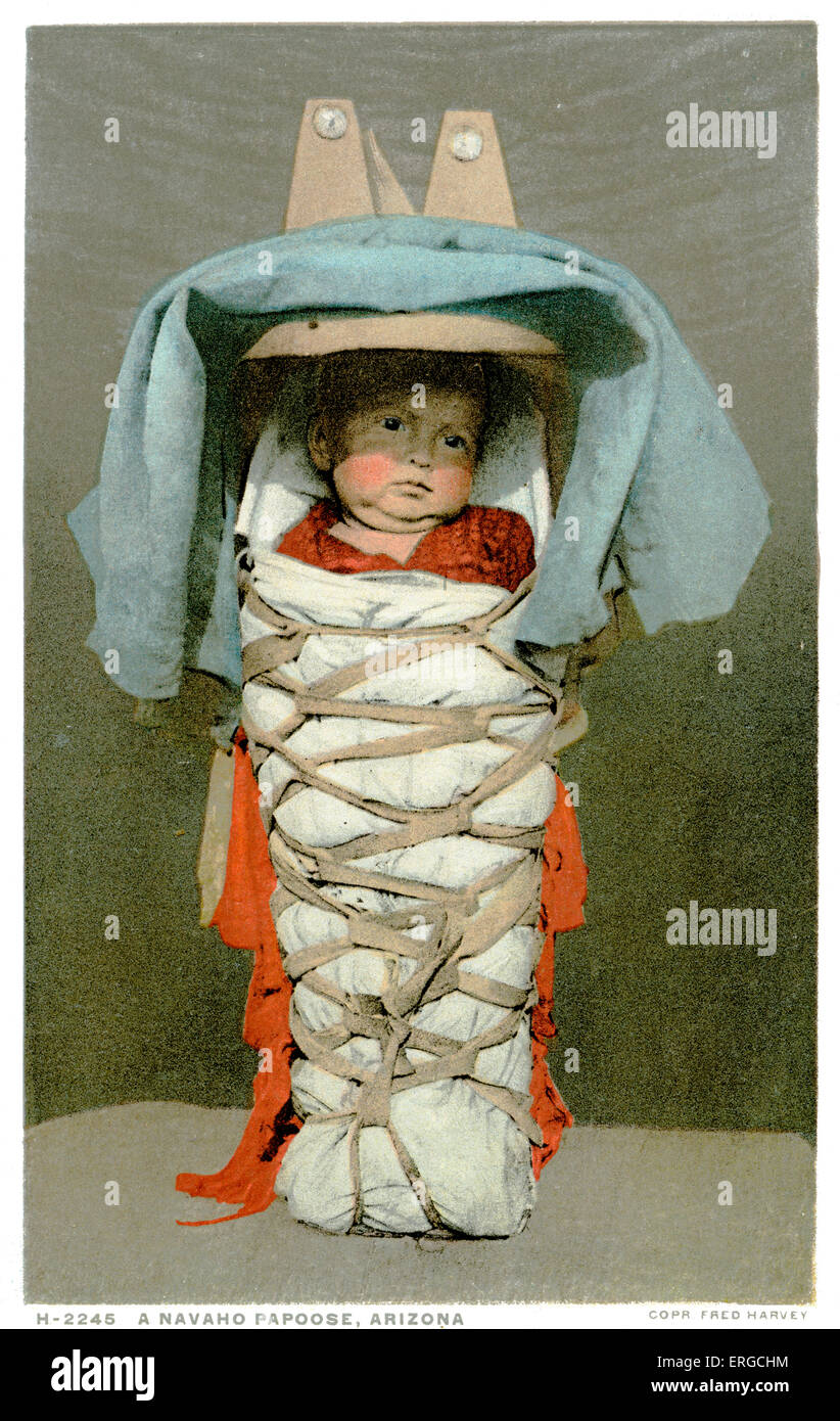 Baby in Navaho Papoose, Arizona, USA. Produziert von Detroit Publishing Co. Stockfoto
