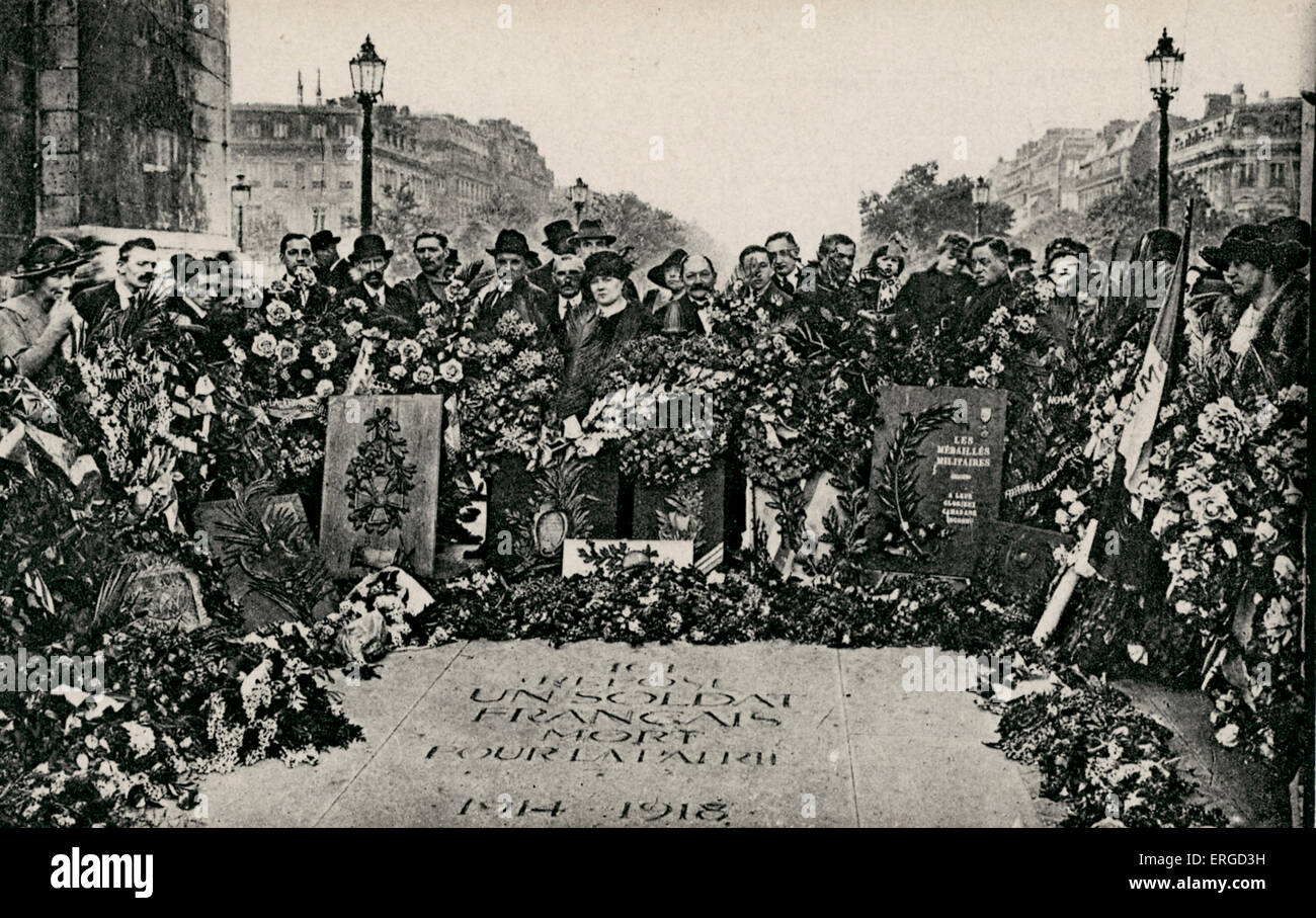 Beisetzung des unbekannten Soldaten, 11. November 1920. Grab unter dem Arc de Triomphe, Paris.  Vertretung des unbenannten französischen Kriegs Stockfoto
