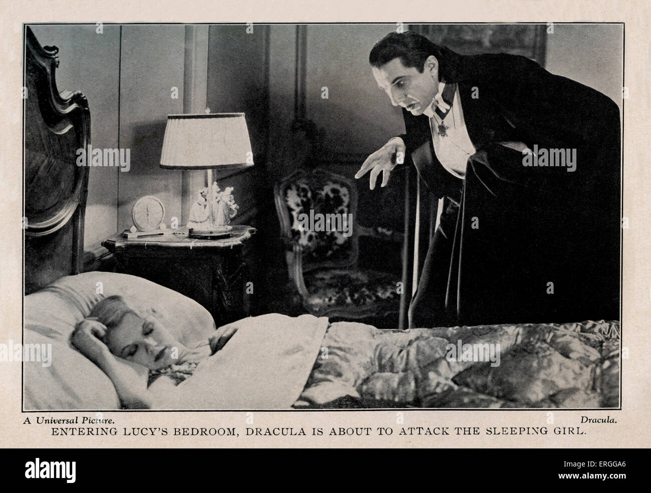 Dracula - Film von 1931. Bela Lugosi als Graf Dracula und Frances Dade als Lucy. Bildunterschrift: "Entering Lucys Schlafzimmer, Dracula ist über Stockfoto