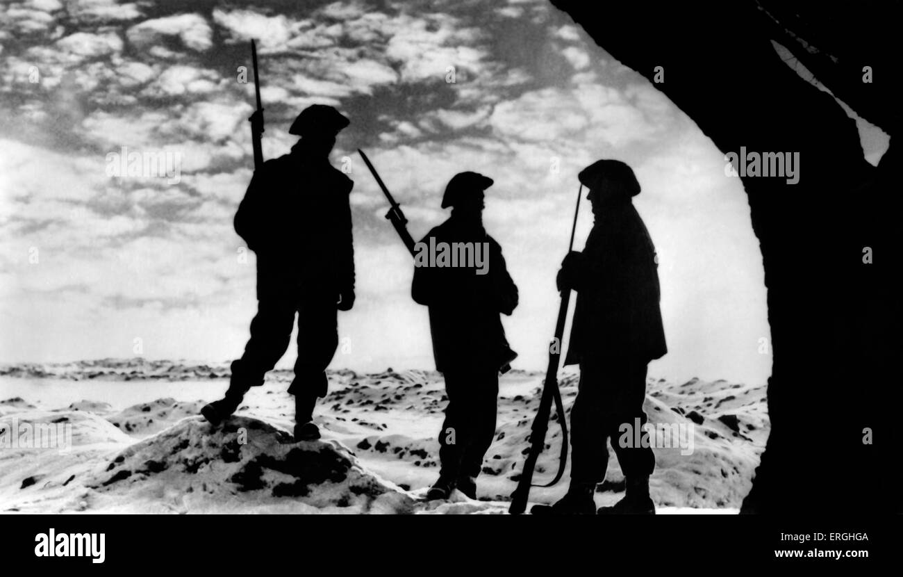 2. Weltkrieg: Sonnenuntergang an der Westfront. Wächter auf ihren Posten. Offizielle britische Postkarte herausgegeben vom Ministerium für Stockfoto