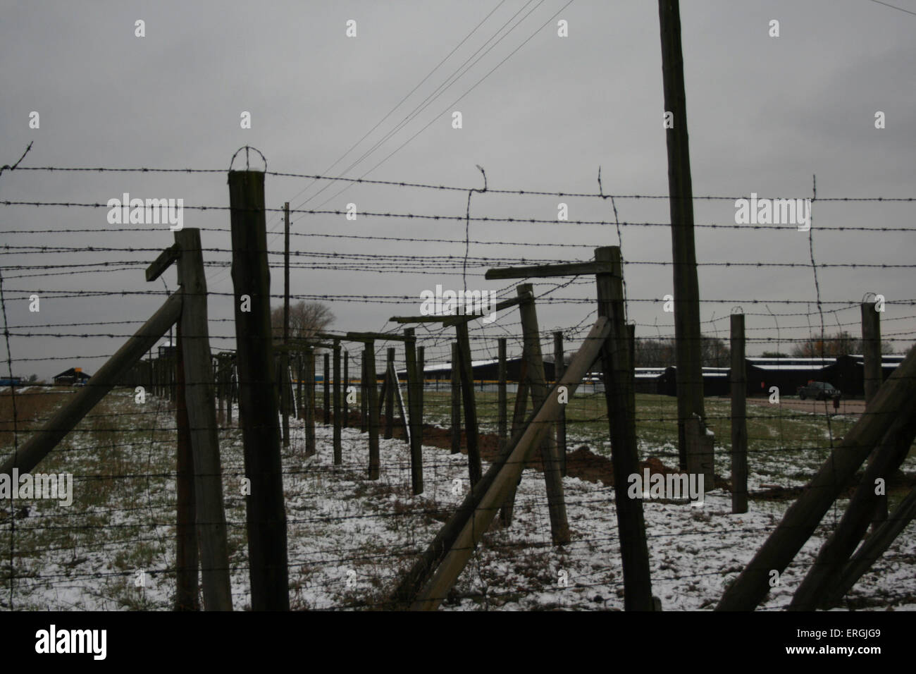 Stacheldrahtzäune im KZ Majdanek, Polen. Am Stadtrand von Lublin.  Aufgrund der schnellen Vormarsch der sowjetischen Truppen Nazis Stockfoto