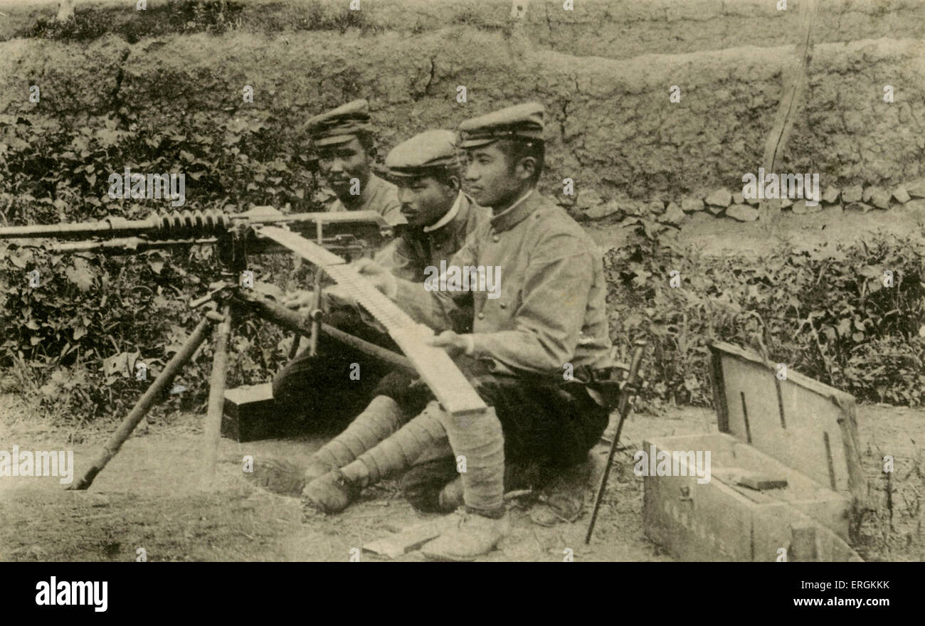 Japanische Truppen Besatzung eine Maschinengewehr. Die japanische Armee hatte einen Zeitraum erhebliche Modernisierung in den Jahren zuvor unterzogen. Stockfoto