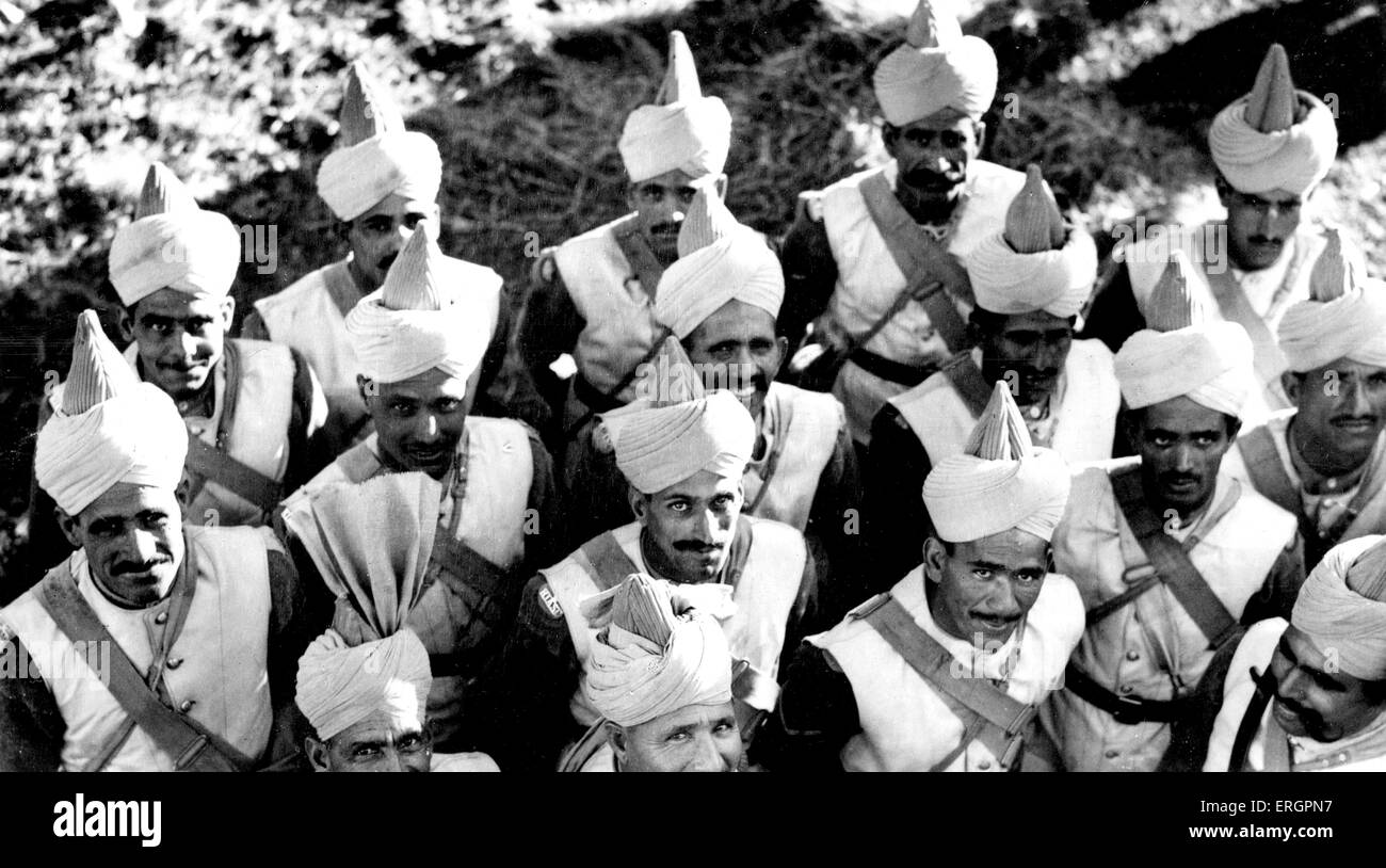 WWII - indischen Truppen in Frankreich. Bildunterschrift lautet: "frühe Ankunft in Frankreich waren Männer der Royal Indian Army Service Corps und Stockfoto