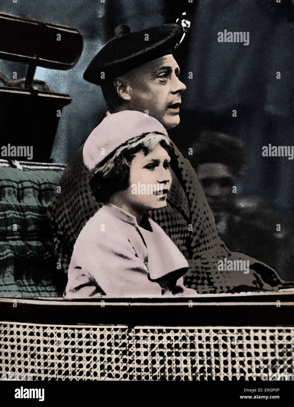 Prinz Edward (1894 – 1972) und Prinzessin Elizabeth (geboren 1926) Rückkehr von der Kirche von Crathie bei Balmoral, Schottland, Juni 1933. Stockfoto