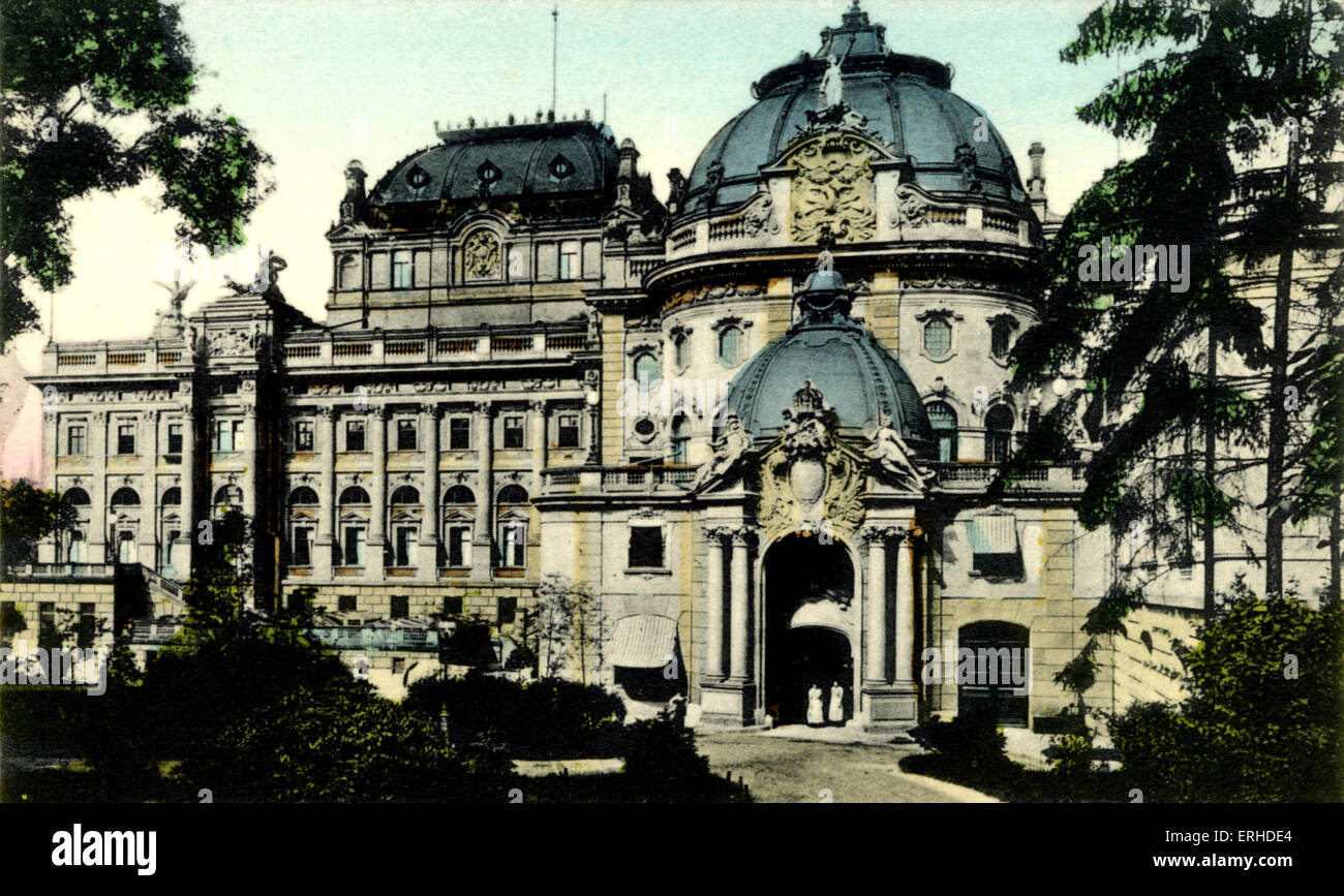 Fassade des Theaters in Wiesbaden ("Grosses Haus"), Hessen, Deutschland. Ende des 20. Jahrhunderts. Farbausführung fotografische Stockfoto